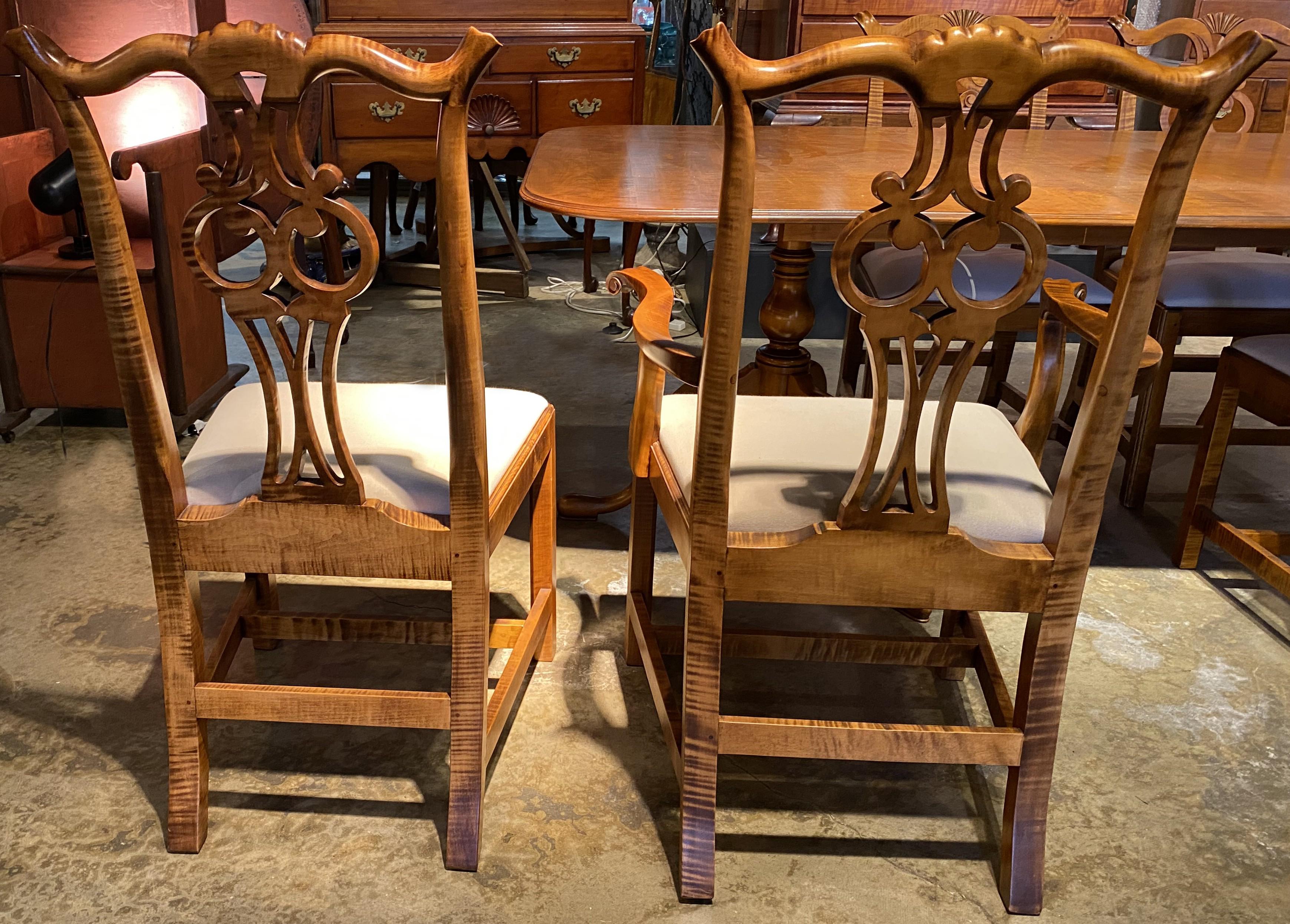 D.R. Table de salle à manger Dimes à double piédestal avec deux feuilles et six chaises en vente 4