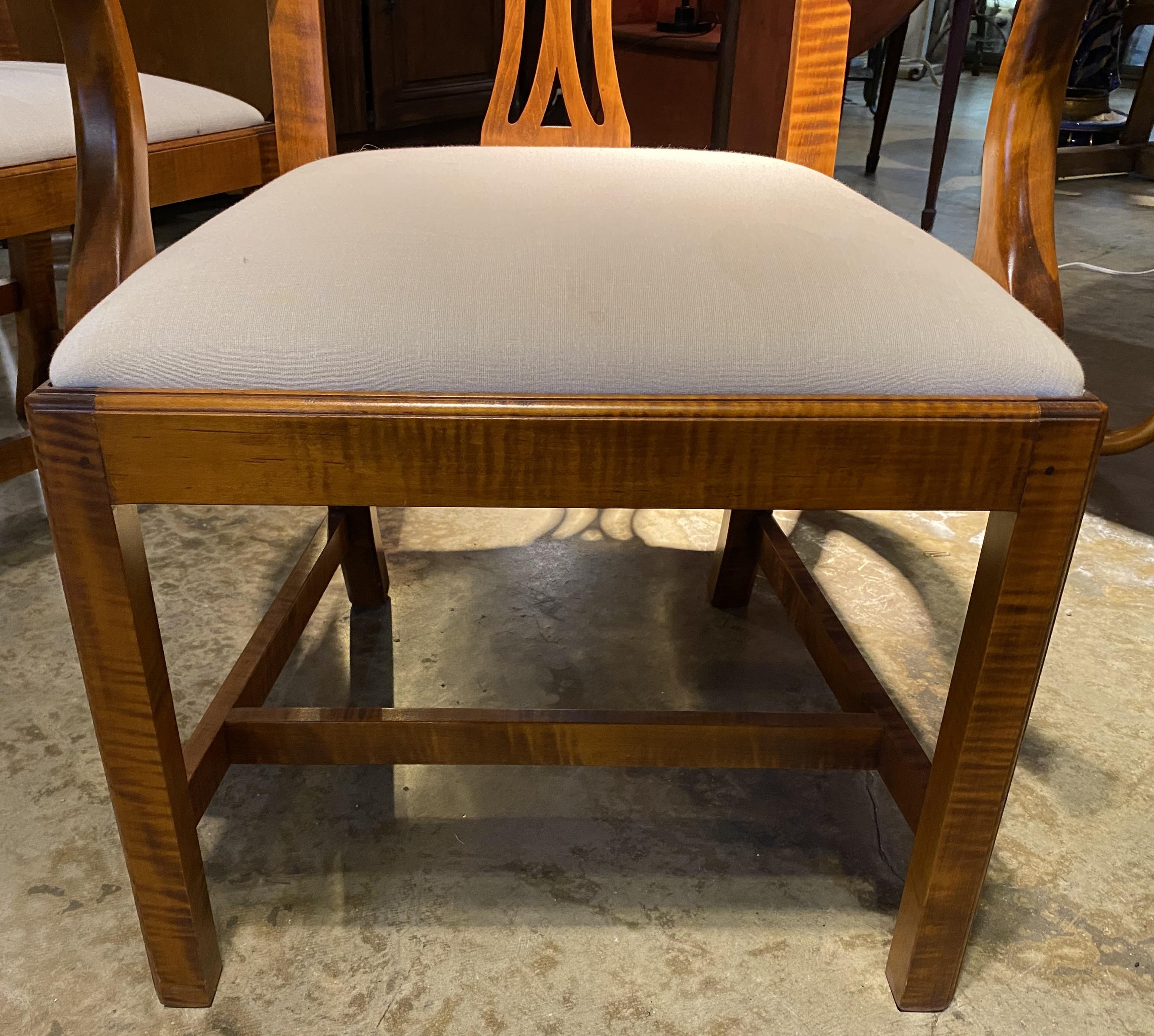 D.R. Table de salle à manger Dimes à double piédestal avec deux feuilles et six chaises en vente 8