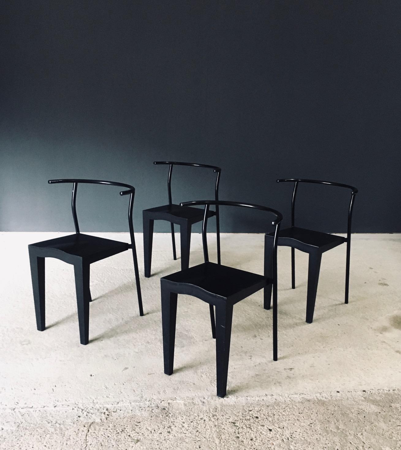 Ensemble de chaises de salle à manger Dr. Glob au design vintage postmoderne par Philippe Starck pour Kartell. Fabriqué en Italie, période des années 1980/90. Marqué sur le fond. Édition entièrement noire. Empilable. Assise et pieds avant en