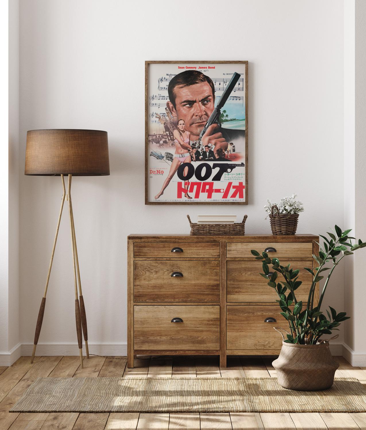 Ci piace molto l'opera d'arte che compare sul poster della riedizione giapponese del 1972 di Dr No.

Questo poster cinematografico originale ha una dimensione di 20 1/4 x 28 1/2 pollici. Verrà inviato arrotolato (senza cornice).

Anno: R1972
Tipo di