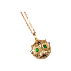 Collana con ciondolo a forma di smeraldo Dr. Owl in oro giallo 14 carati con occhiali in oro bianco