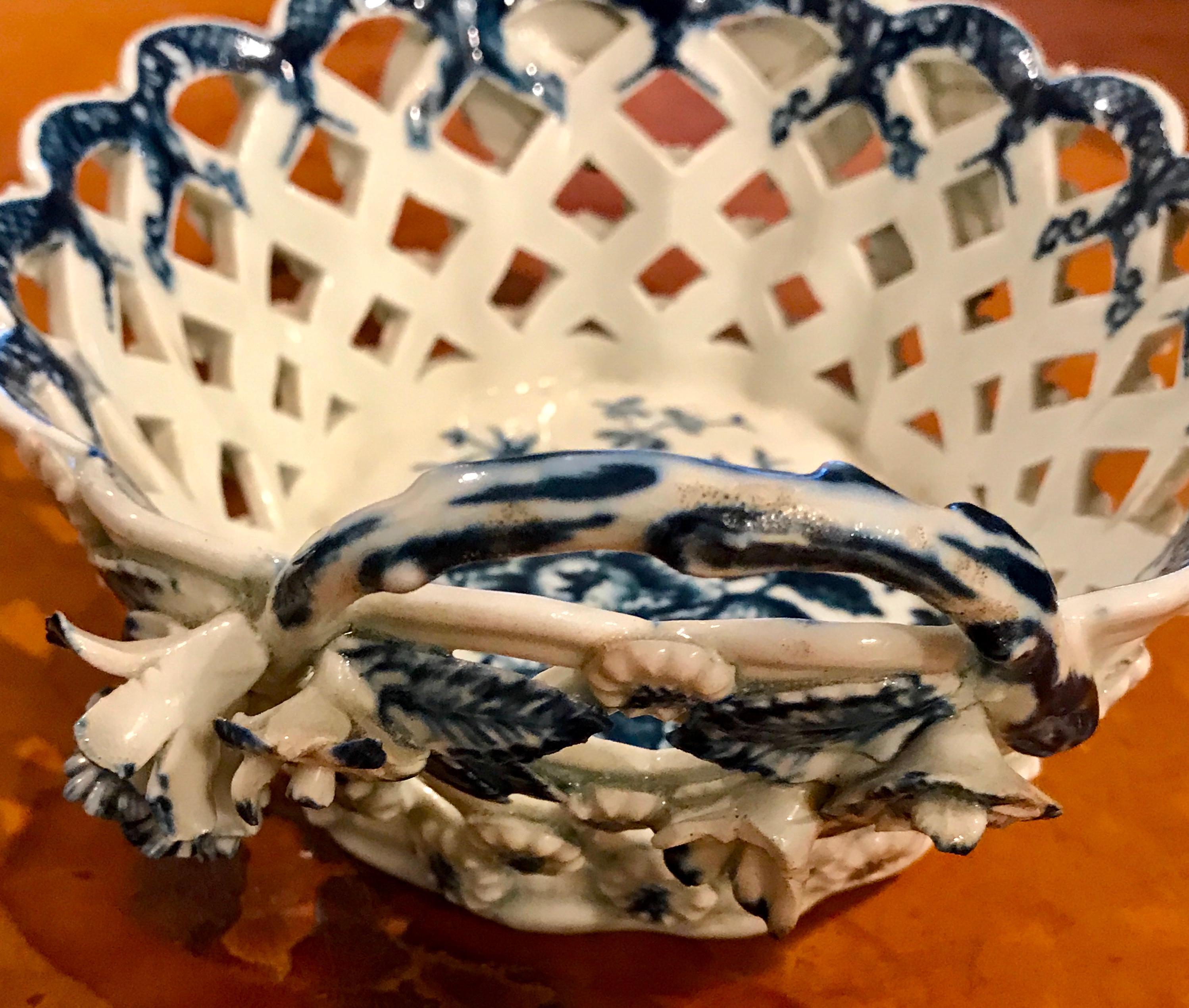 Dr. Wall Period Worcester Porcelain Blue and White Basket For Sale 7