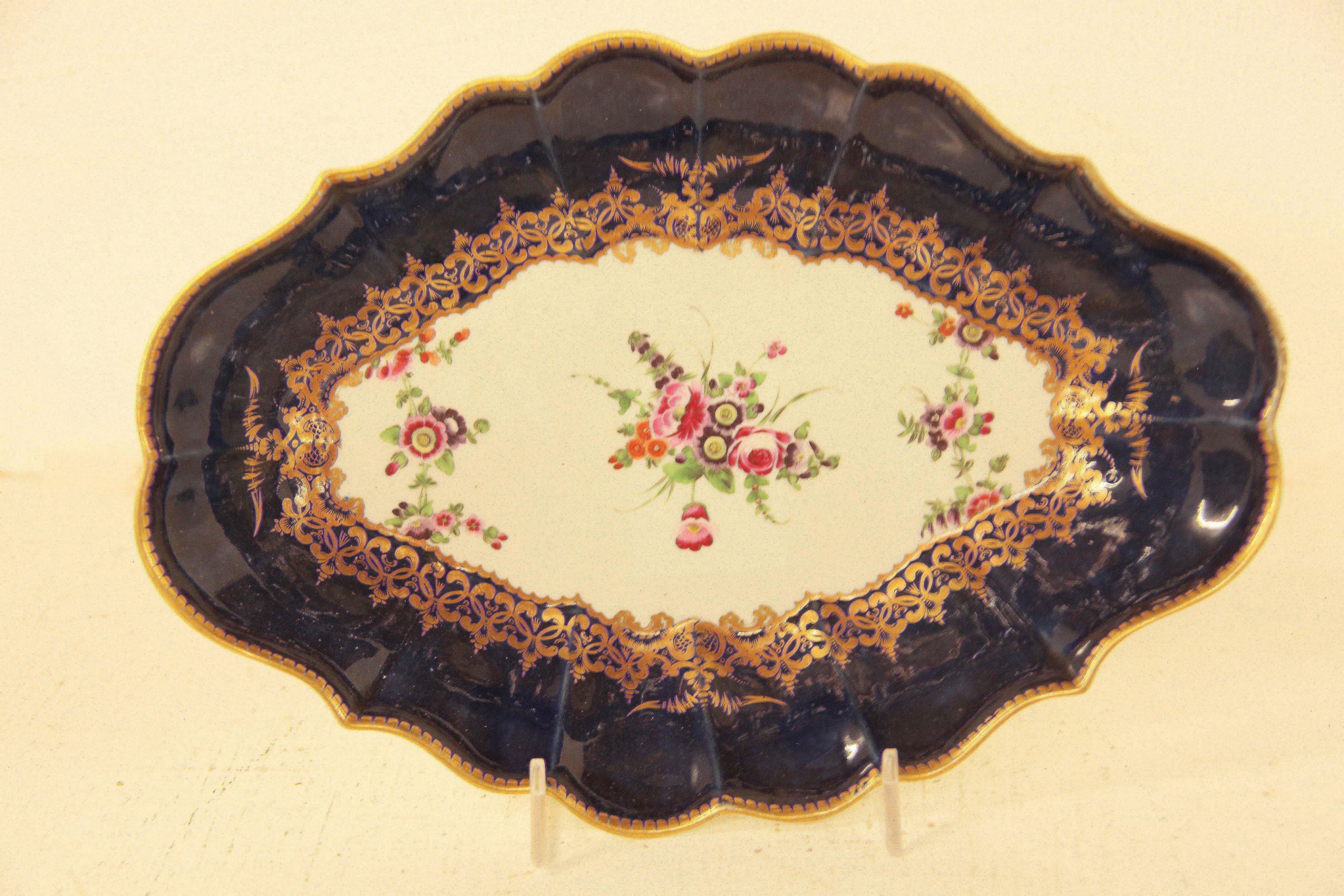 Late 18th Century Dr. Wall Worcester Oval Dish For Sale