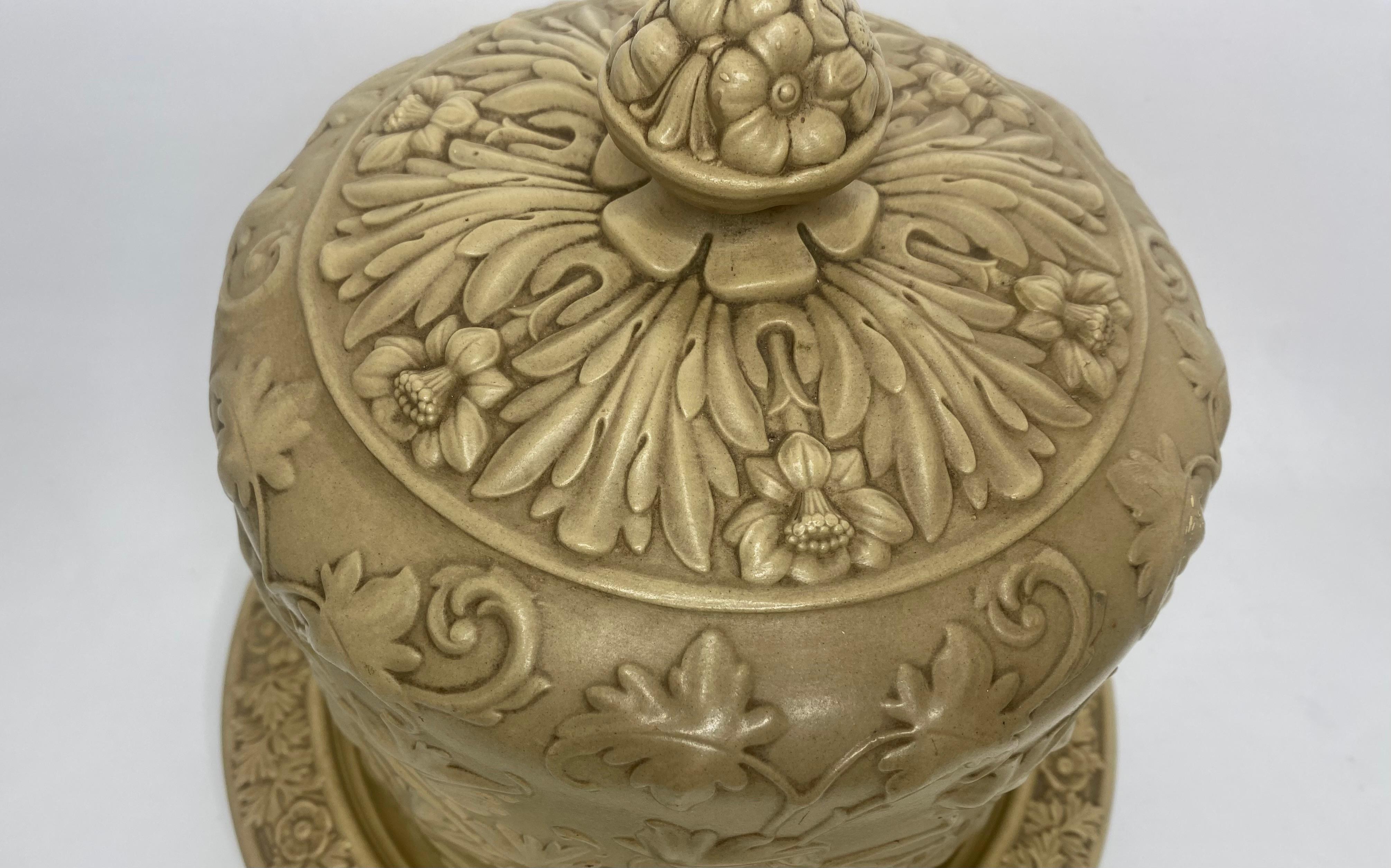 English Drabware Stilton dome and stand, Ridgway, c. 1840. For Sale