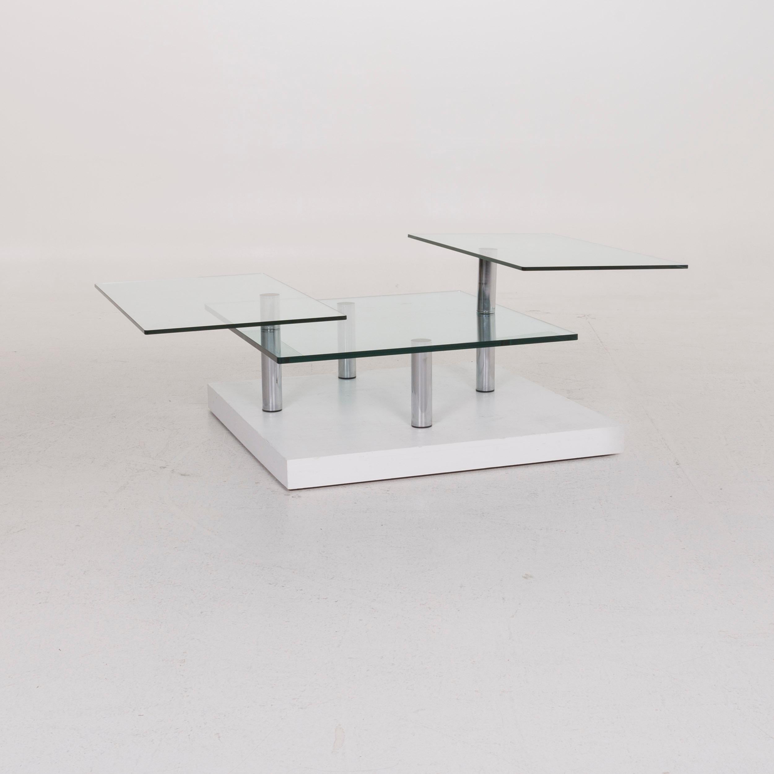 We bring to you a Draenert Imperial glass coffee table silver table.
 
 

 Product measurements in centimeters:
 

Depth 90
 Width 91
 Height 45.





  