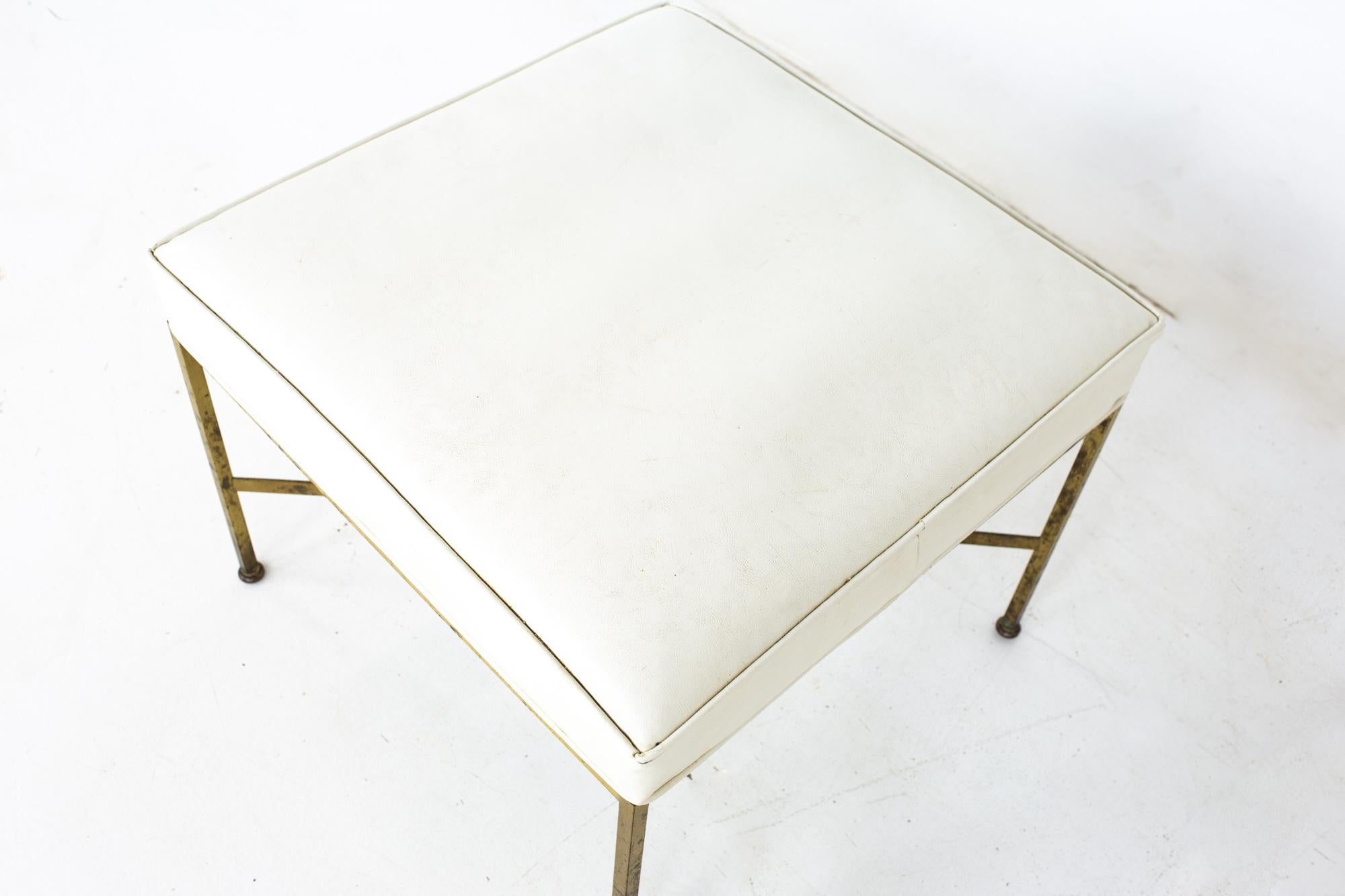Ottone Paul McCobb per Calvin Ottoman sgabello con base a X in ottone di metà secolo in vendita