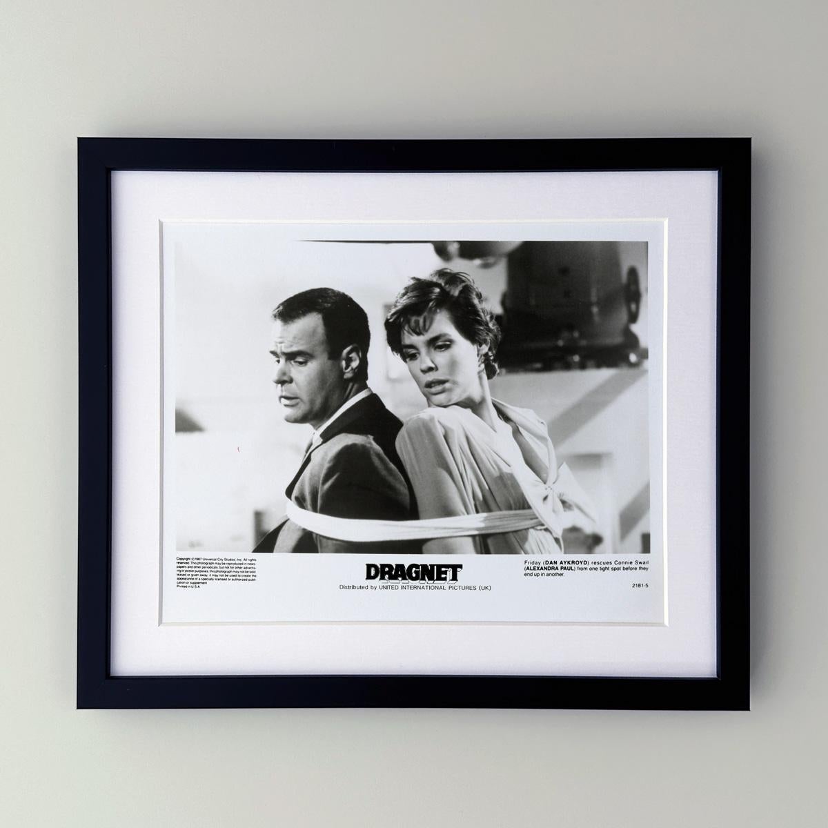 Fotograma publicitario original de 8x10 pulgadas para Dragnet (1987). dirigida y coescrita por Tom Mankiewicz. Protagonizada por Dan Aykroyd y Tom Hanks

Los fotogramas publicitarios (película/producción) se crearon para ayudar a los estudios a