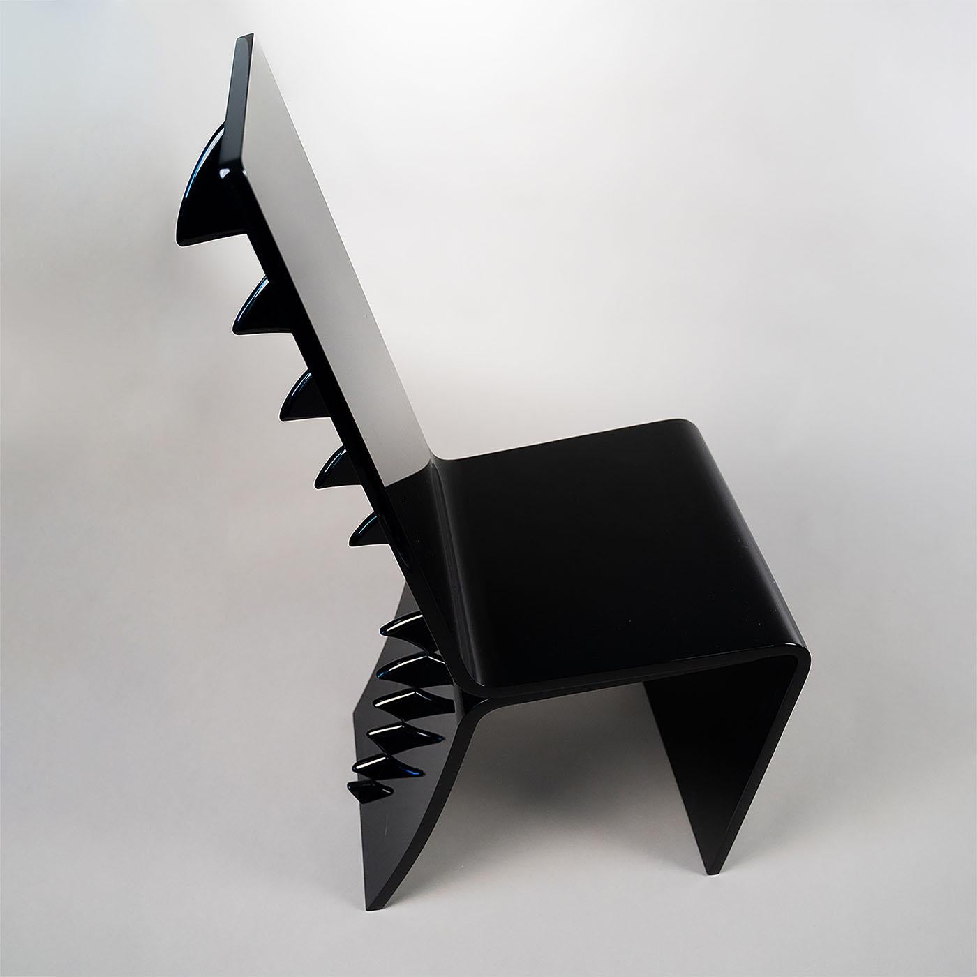 Schwarzer Drachen-Stuhl (Italienisch) im Angebot