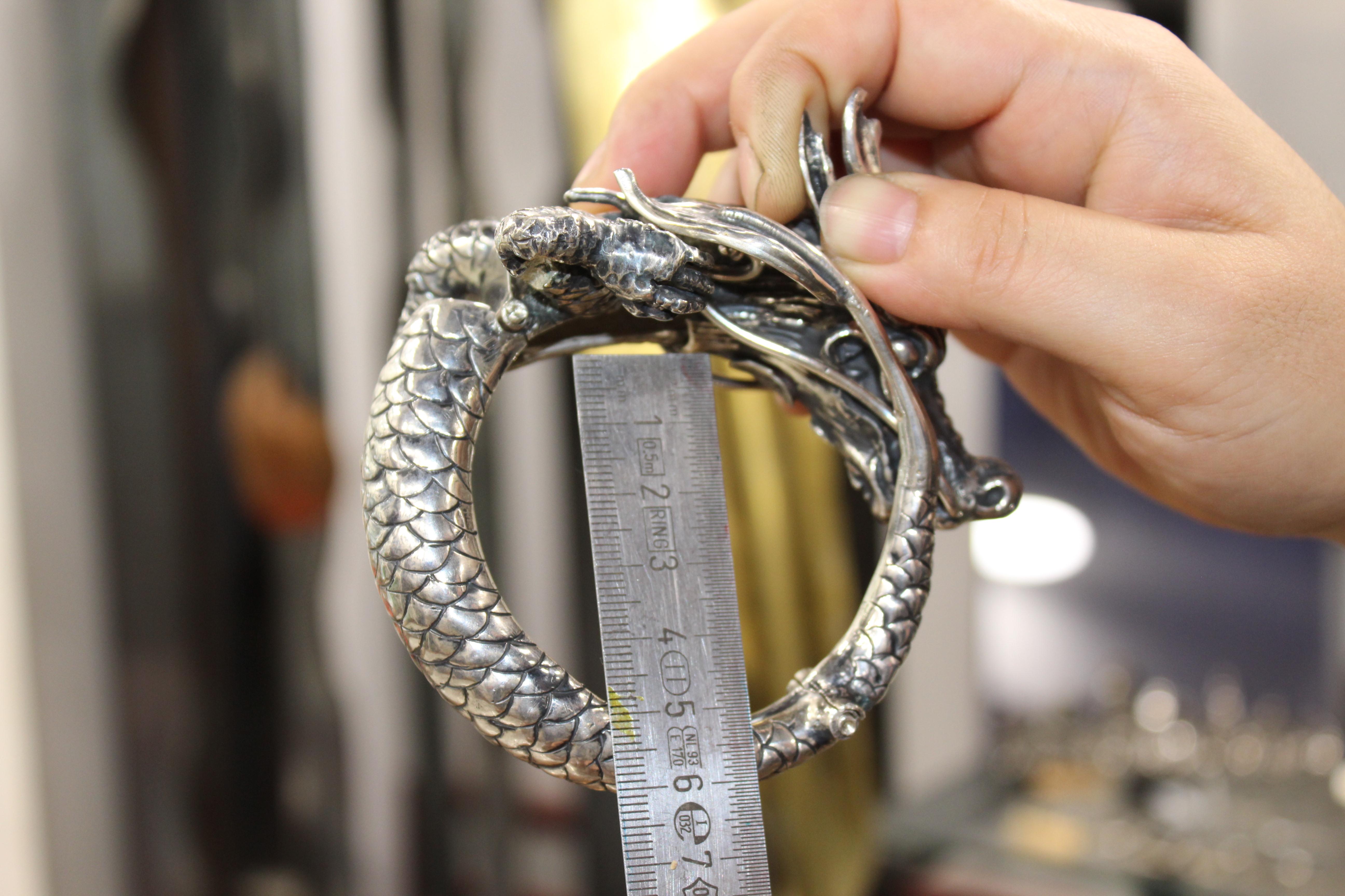Bracelet dragon, argent sterling, fait à la main, Italie en vente 7