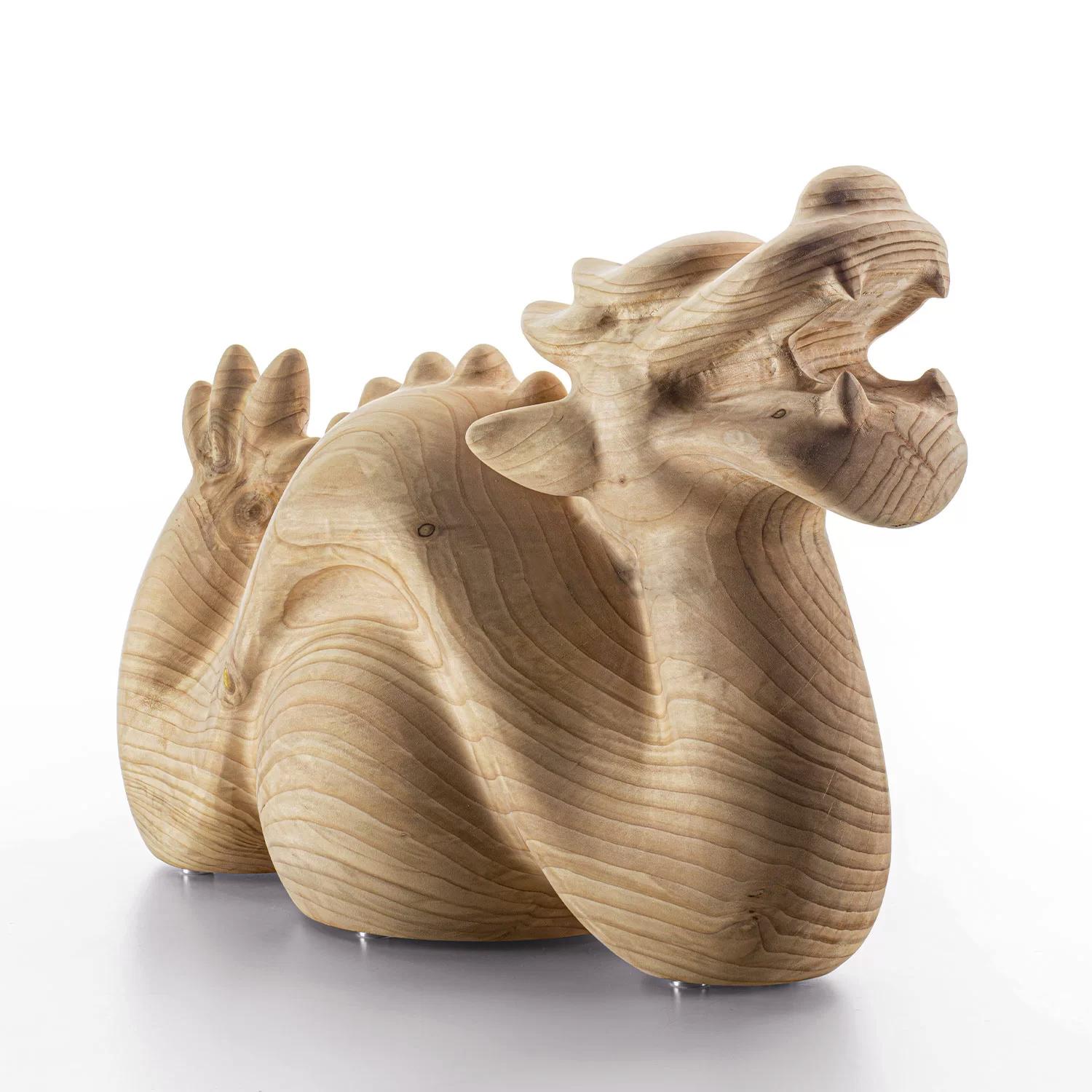Scultura Dragon Cedar in legno massiccio di cedro.
Legno massiccio trattato a cera con pino naturale 
estratti. Il legno di cedro massiccio include il movimento,  
crepe e cambiamenti nelle condizioni del Wood,  questo è 
la caratteristica
