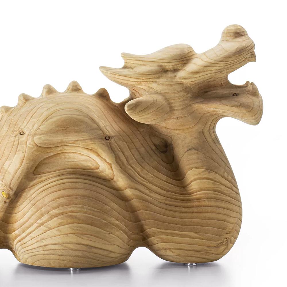 Italiano Scultura di drago in cedro in vendita