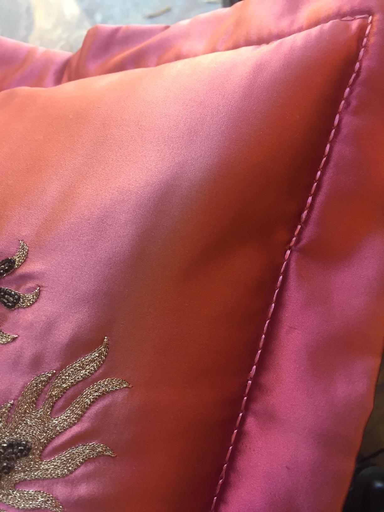 Dragon Design Cushion Silk In Col. Strawberry Hand Embroidery With Silver Beads in vendita 4