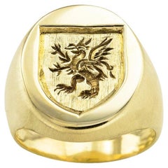 Anello con stemma in oro giallo Dragon Intaglio Crest