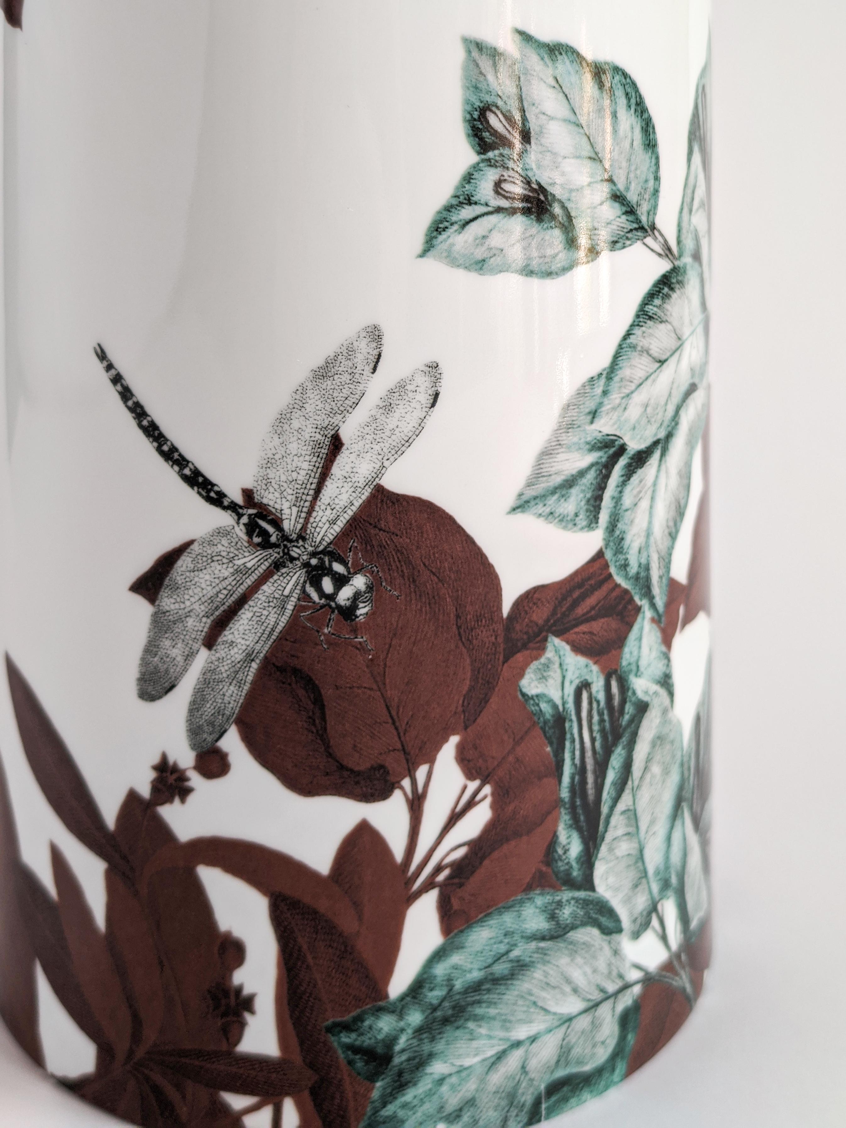 Dragon Pool, Contemporary Porcelain Vase with Decorative Design by Vito Nesta For Sale 1