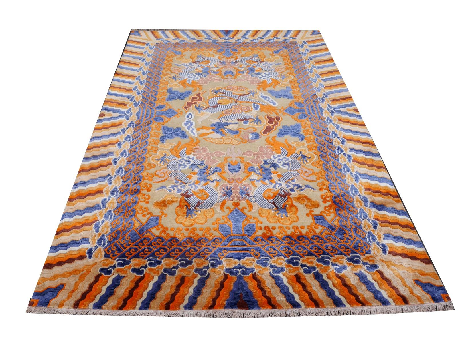 Tapis Kansu chinois ancien en laine et soie avec 5 dragons à griffes en vente 4