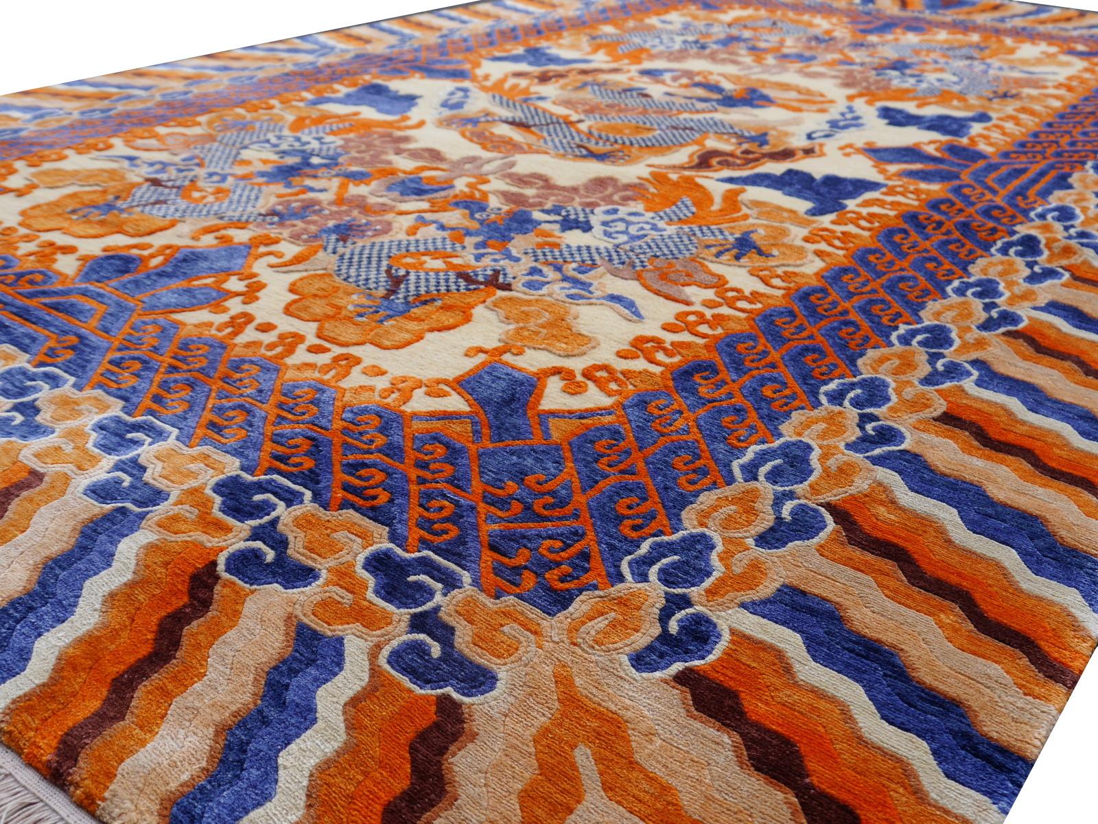 Tapis Kansu chinois ancien en laine et soie avec 5 dragons à griffes en vente 5