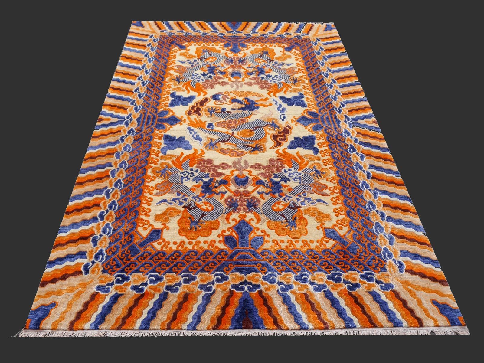 Tapis Kansu chinois ancien en laine et soie avec 5 dragons à griffes en vente 7