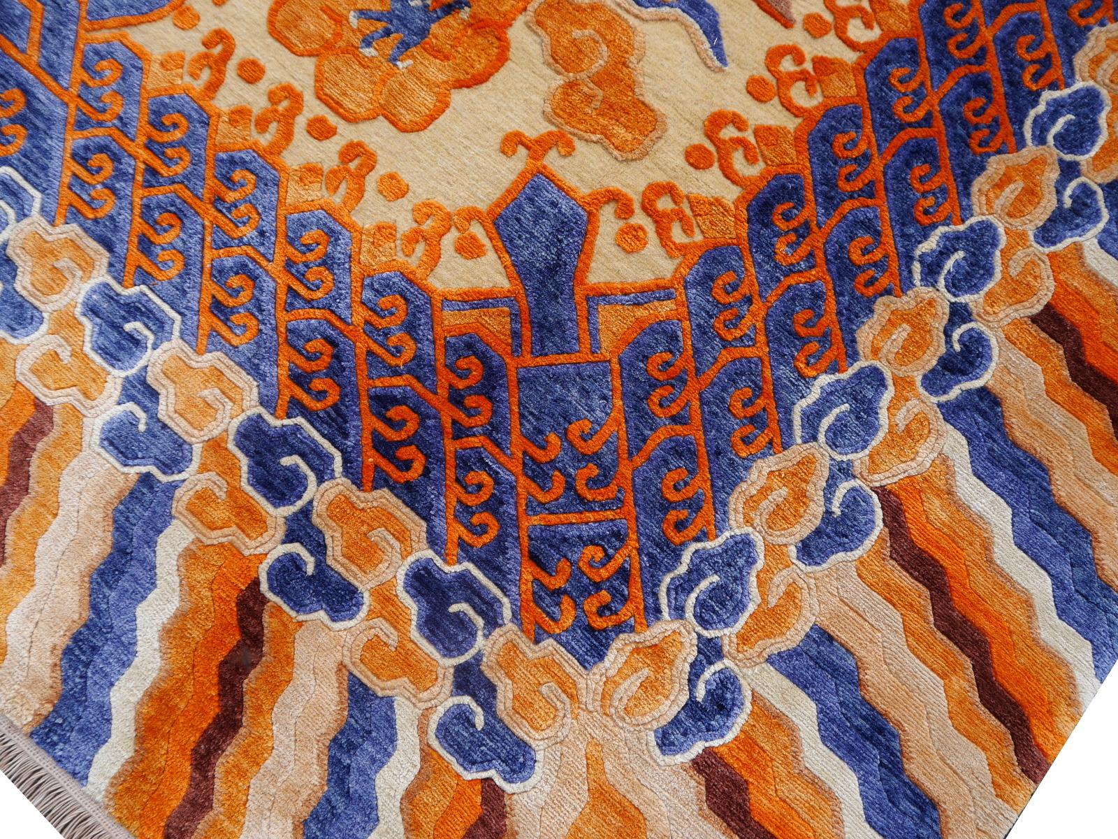 Tapis Kansu chinois ancien en laine et soie avec 5 dragons à griffes en vente 8