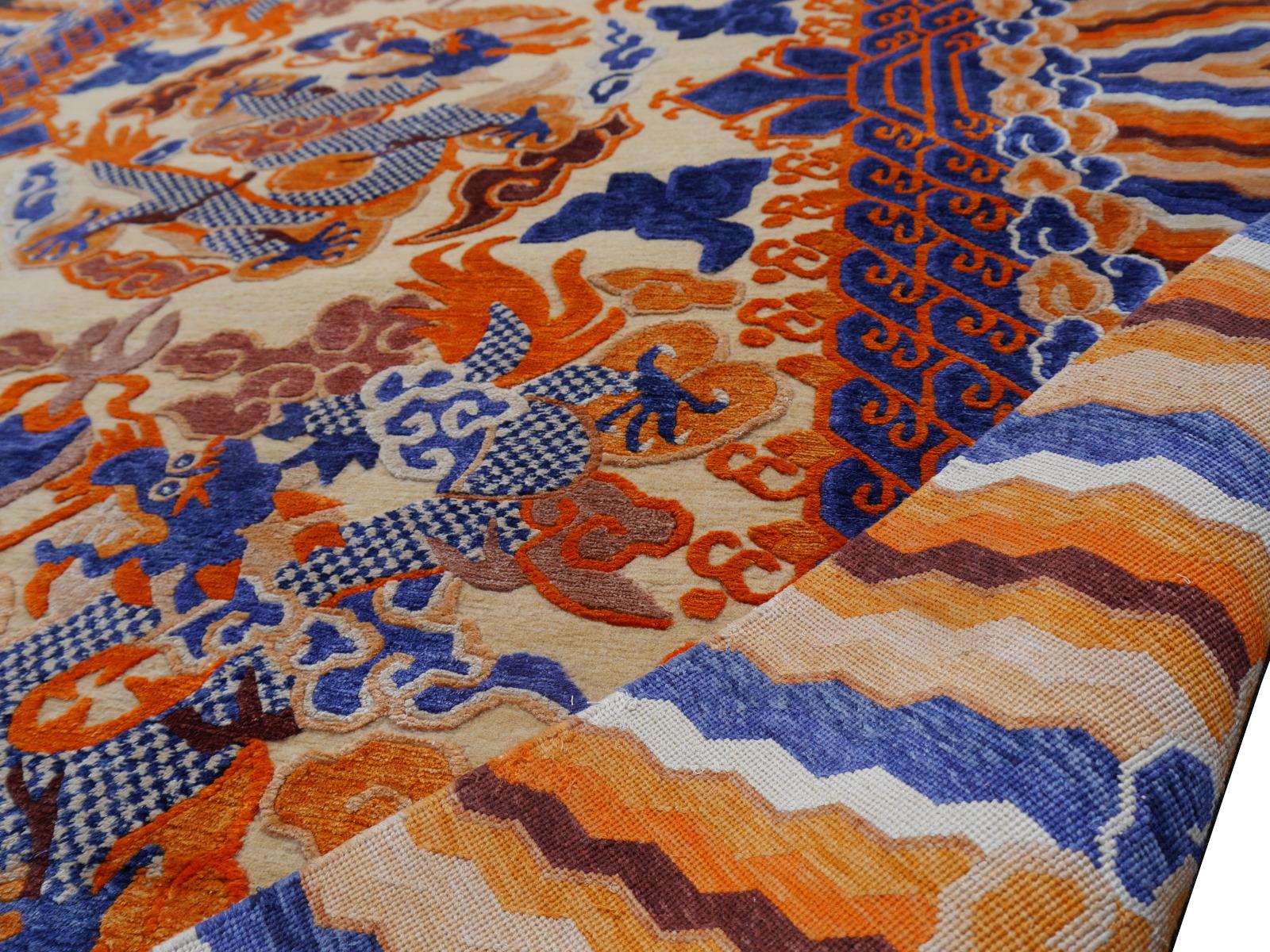 Tapis Kansu chinois ancien en laine et soie avec 5 dragons à griffes en vente 11
