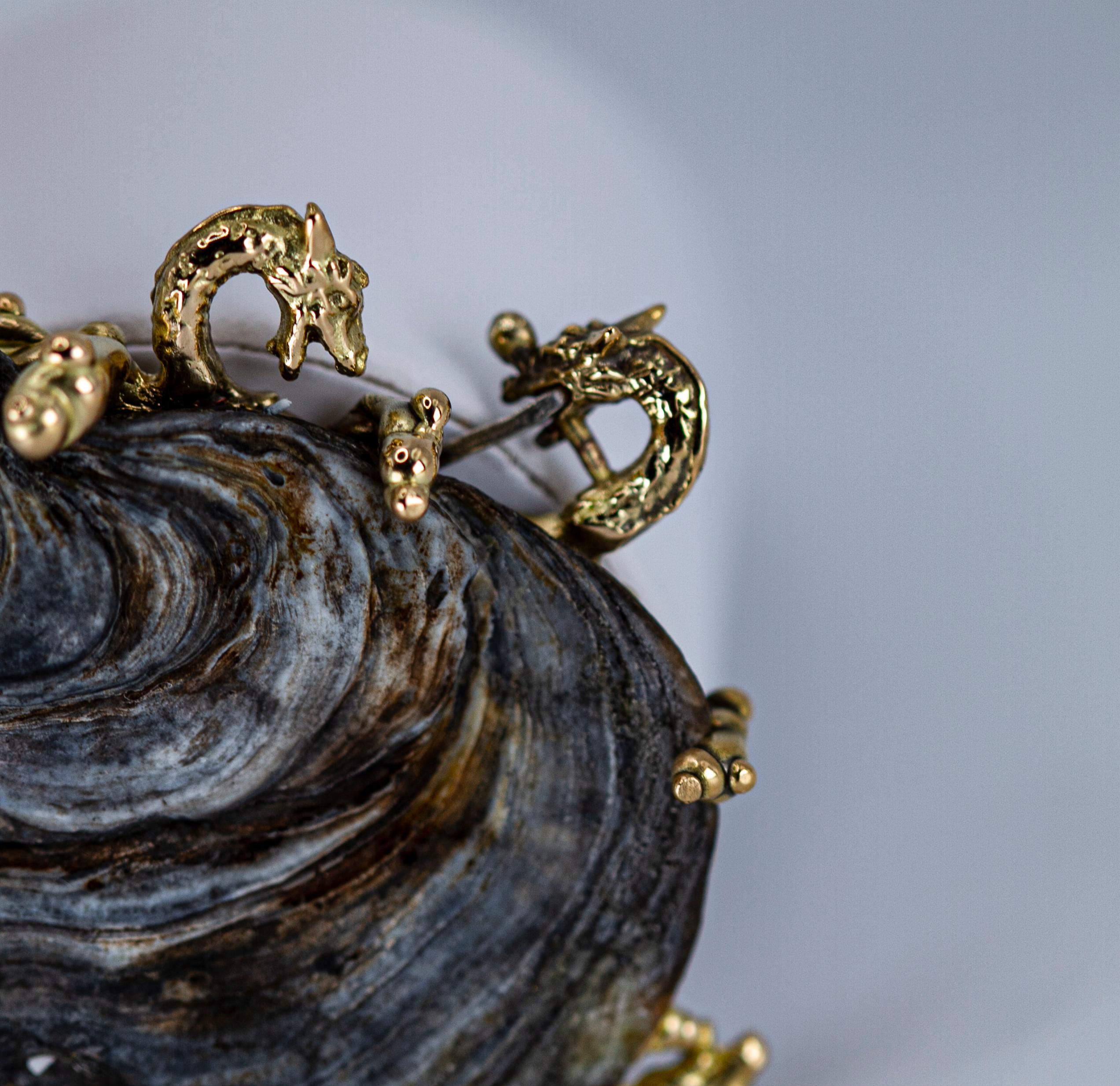 Dragon Scale Brooch 18k Gold and Silver by Binliang Alexander Peng In New Condition For Sale In PARIS, FR