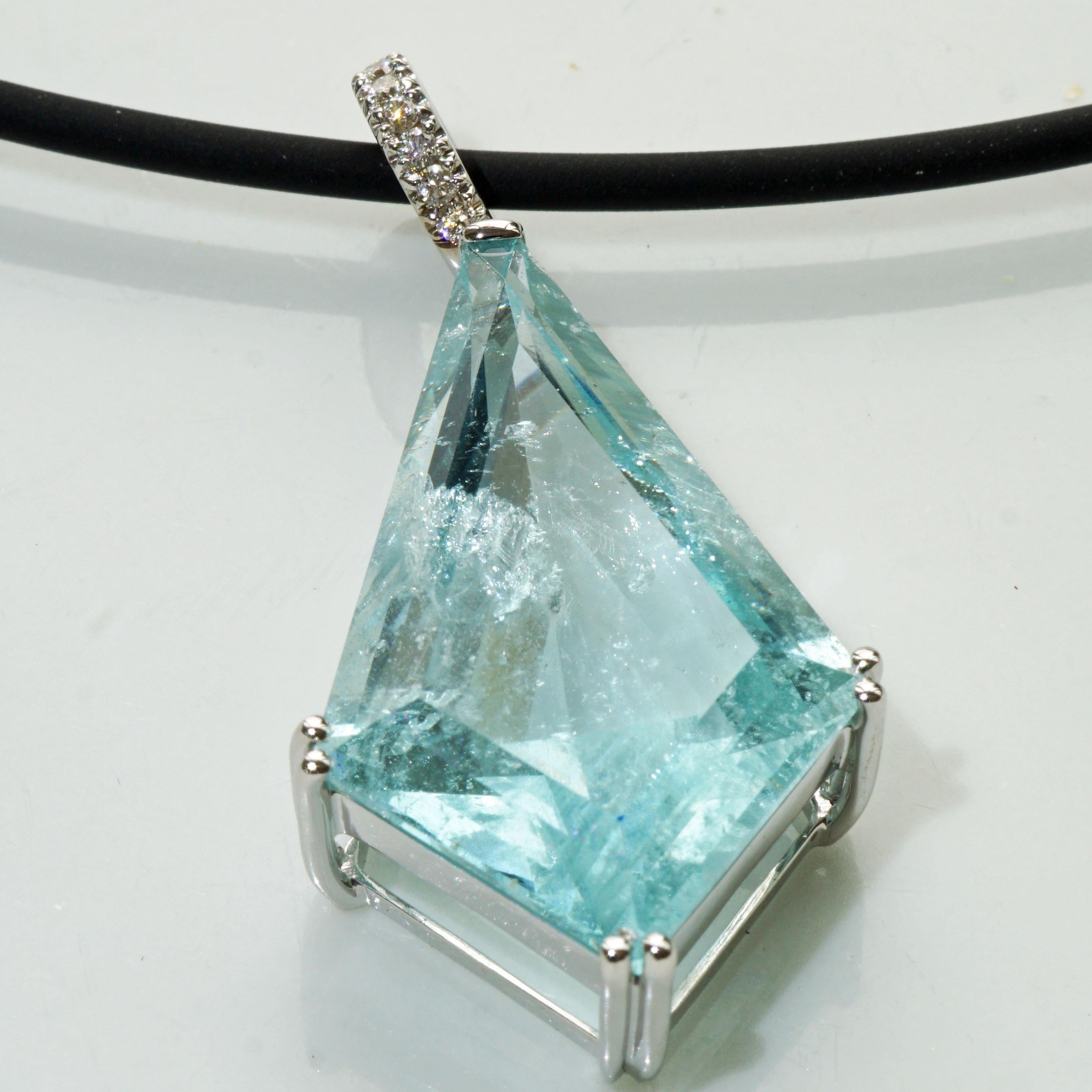 Dragon Shape Aquamarin Diamond Pendant Beautiful Dark Color 16 Carat 4