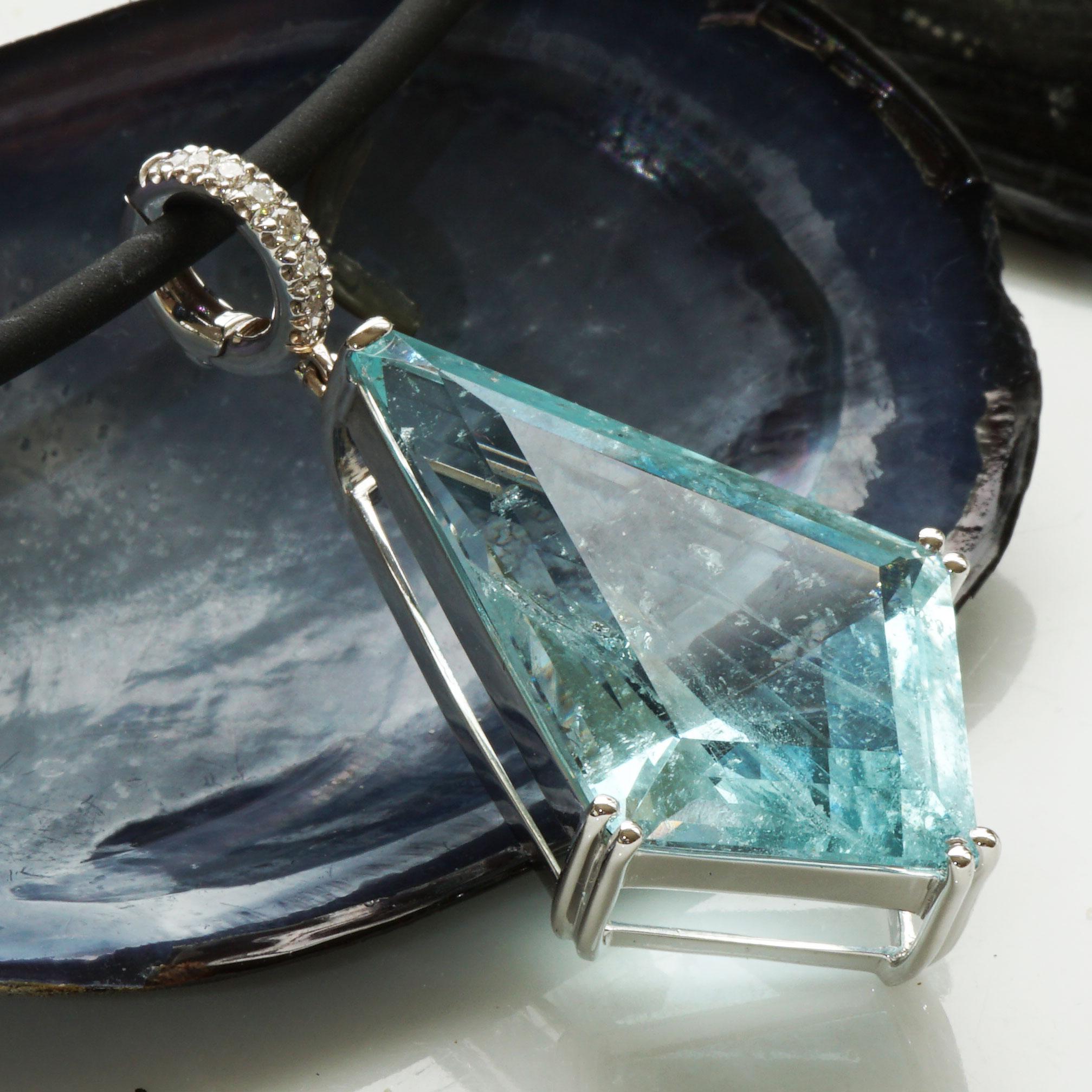 Dragon Shape Aquamarin Diamond Pendant Beautiful Dark Color 16 Carat 8