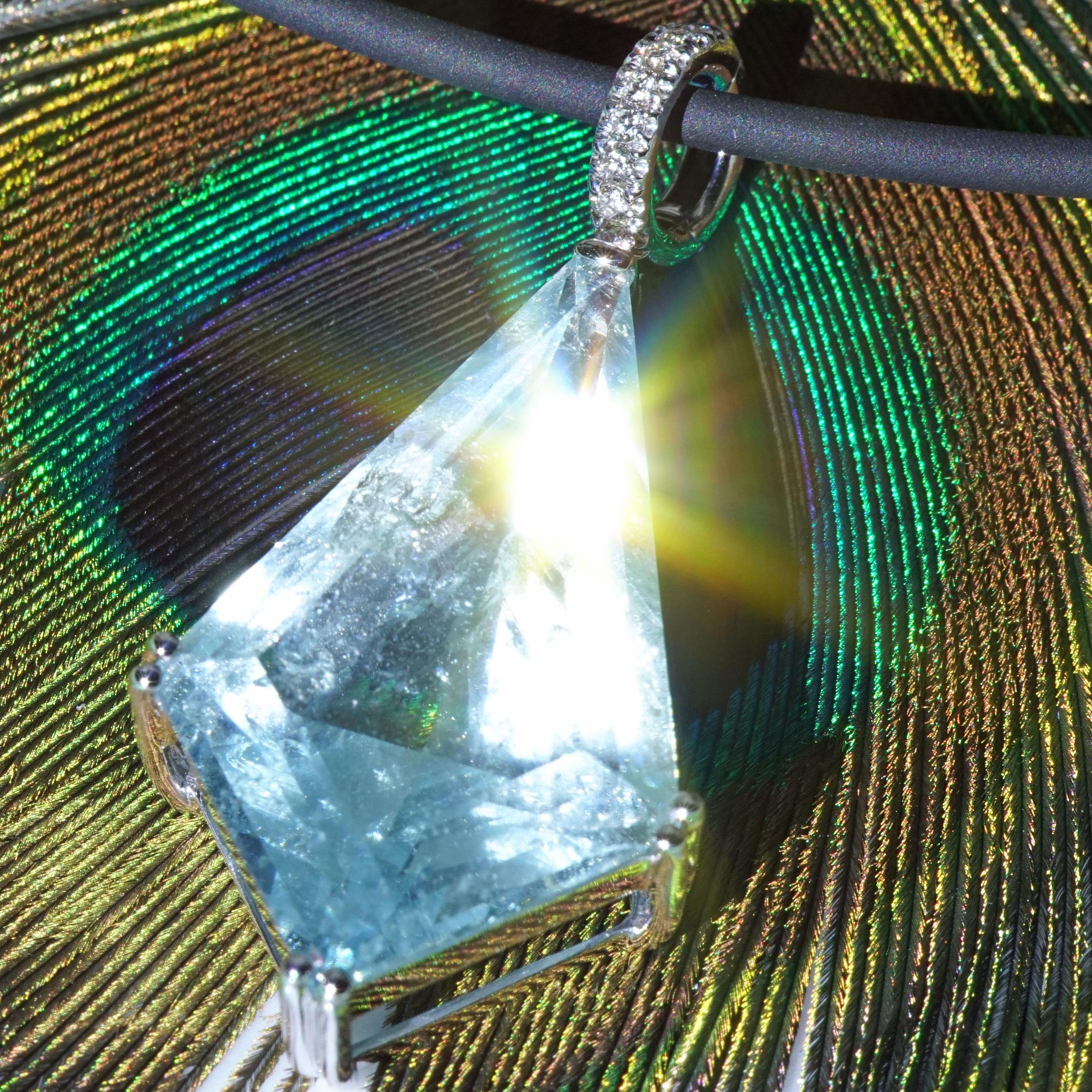 Dragon Shape Aquamarin Diamond Pendant Beautiful Dark Color 16 Carat 9
