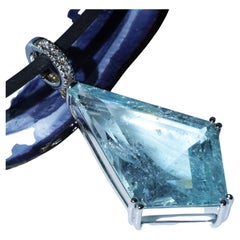 Dragon Shape Aquamarin Diamond Pendant Beautiful Dark Color 16 Carat