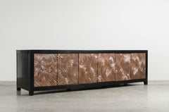 Drachenwirbel 6 Türen Medienschrank von Robert Kuo:: Handrepoussierung:: limitierte Auflage