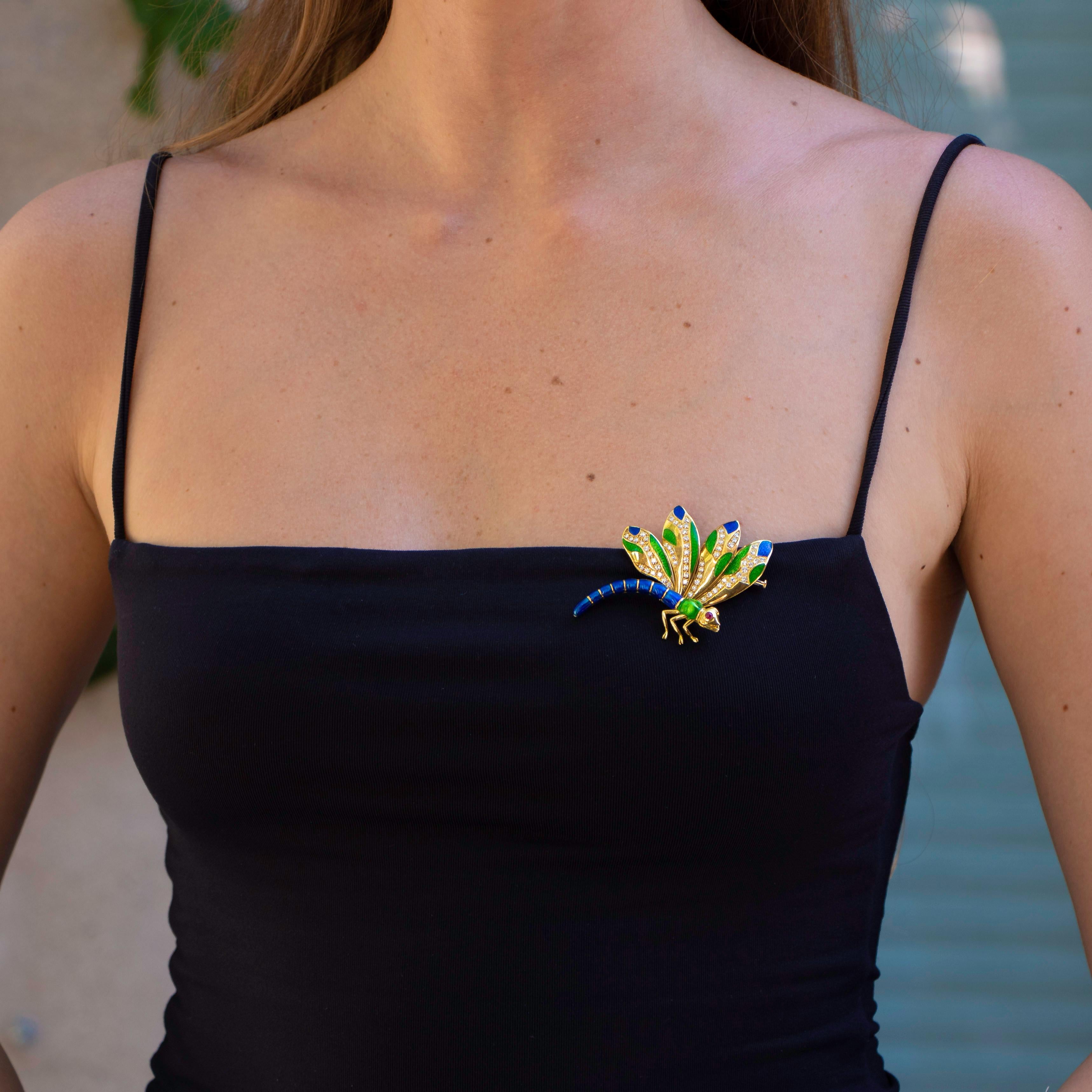 Beautiful colorful dragonfly with diamonds and bright enamel. This brooch will always be the bright colorful flash that you need in your outfit.
Diamonds = 1 carat
( Color: F, Clarity: VS )
Ruby Eyes
Enamel
Made in Italy
Jewelry Gift Box Included