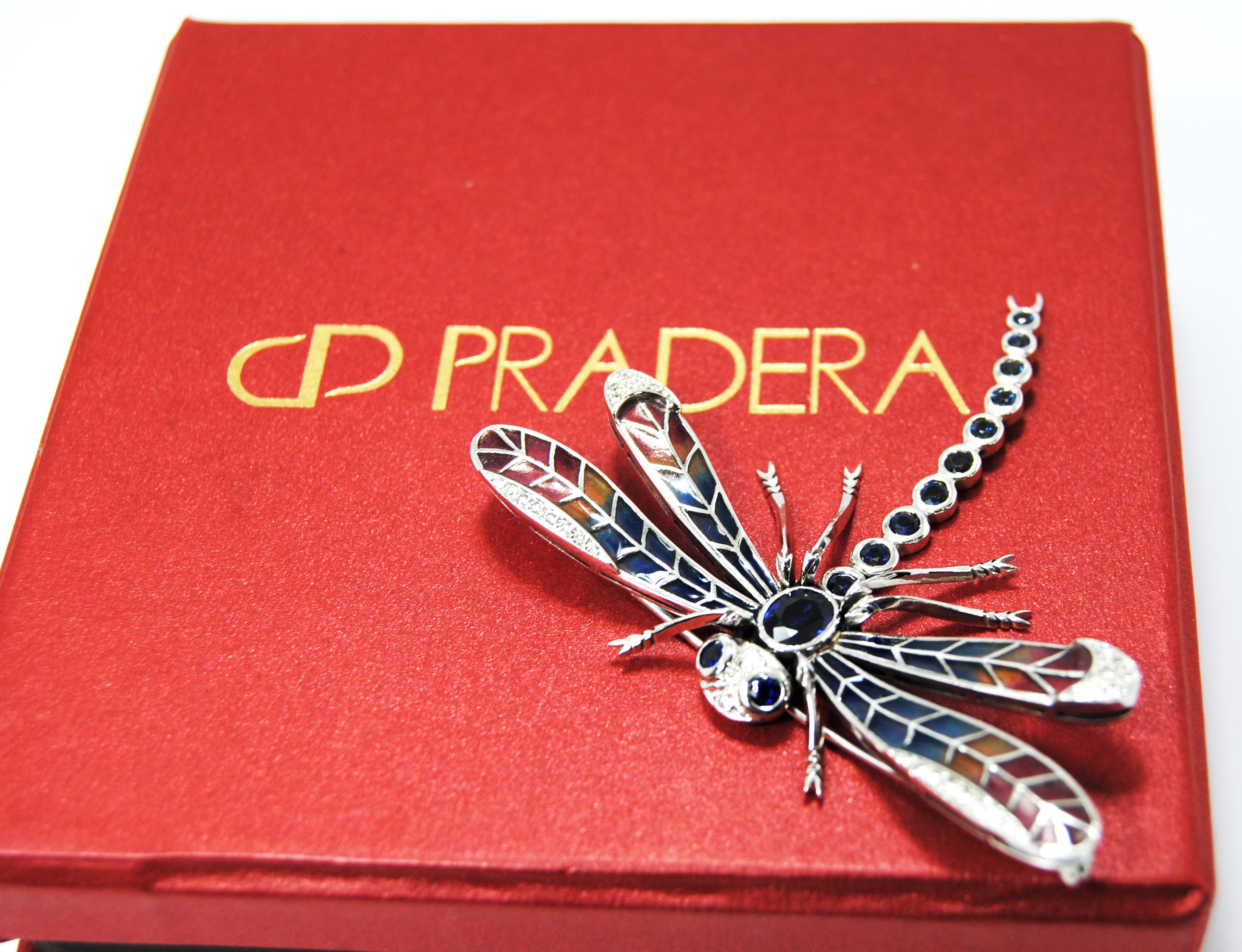 Dragonfly Brooch in 18 Karat Gold Diamonds, Saphires and Plique-á-Jour Wings In Good Condition In Bilbao, ES
