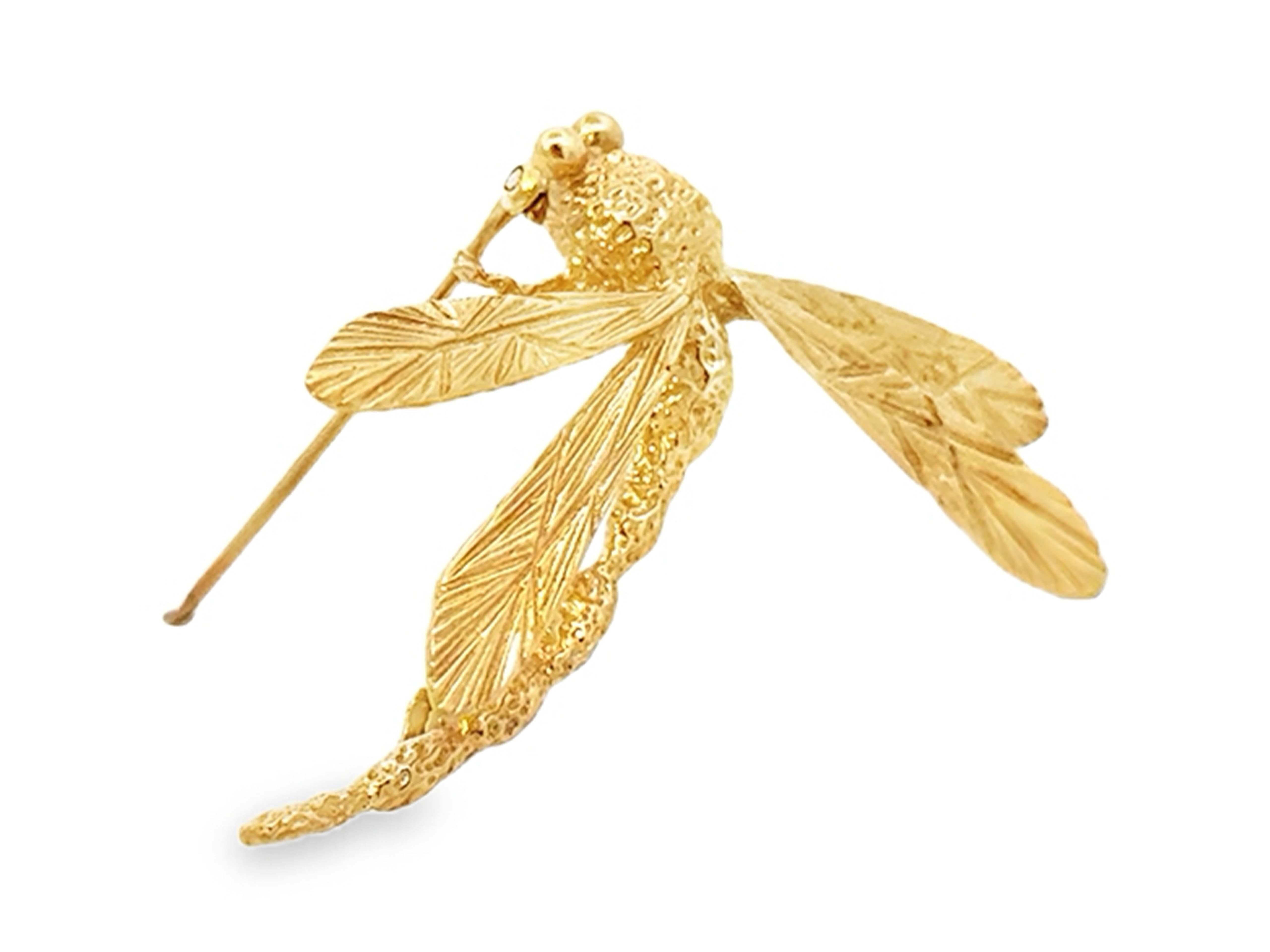 Women's or Men's Dragonfly Brooch Solid 14k Yellow Gold For Sale