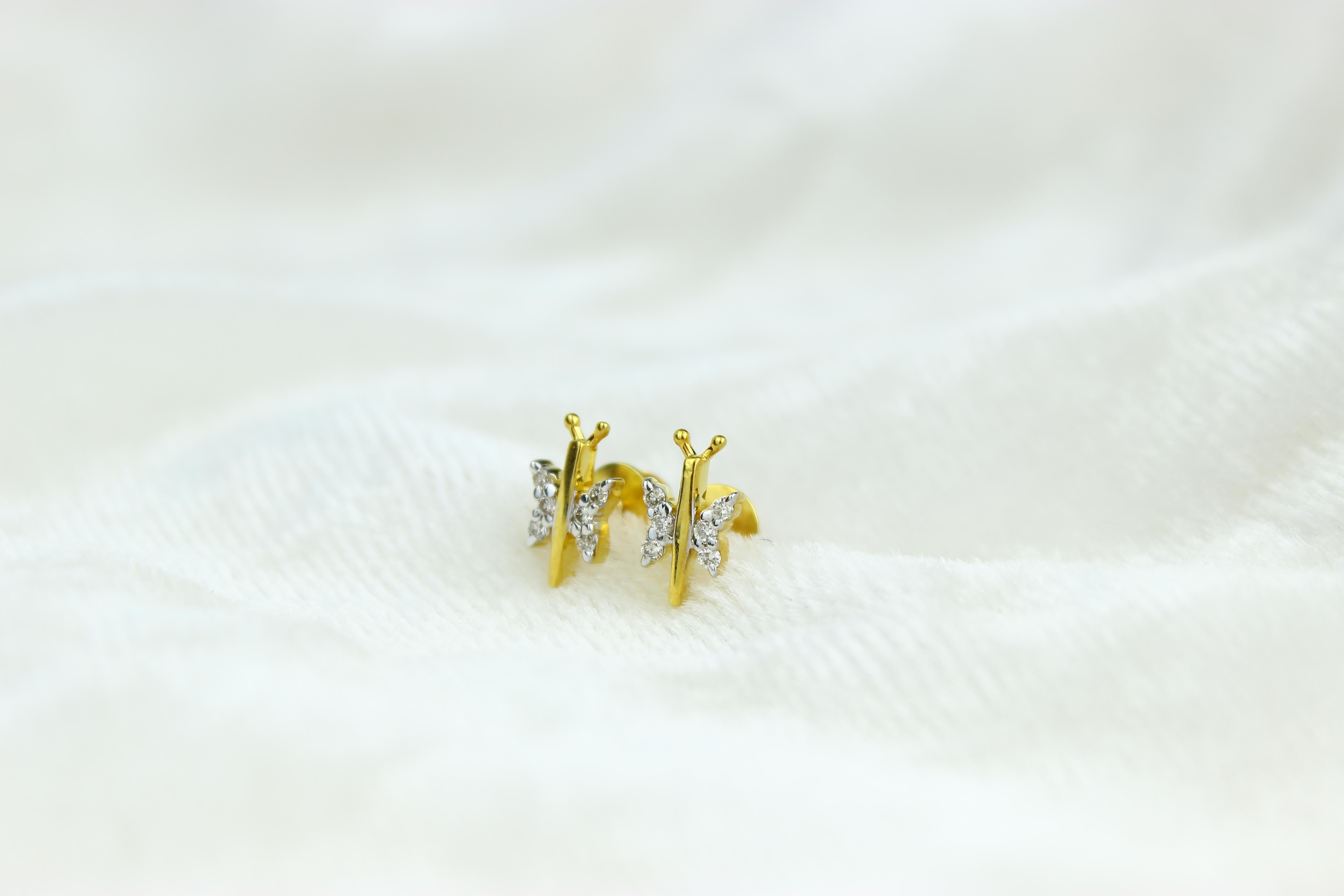 Dragonfly Diamond Earrings for Girls (Kids/Toddlers) in 18K Solid Gold In New Condition For Sale In New Delhi, DL