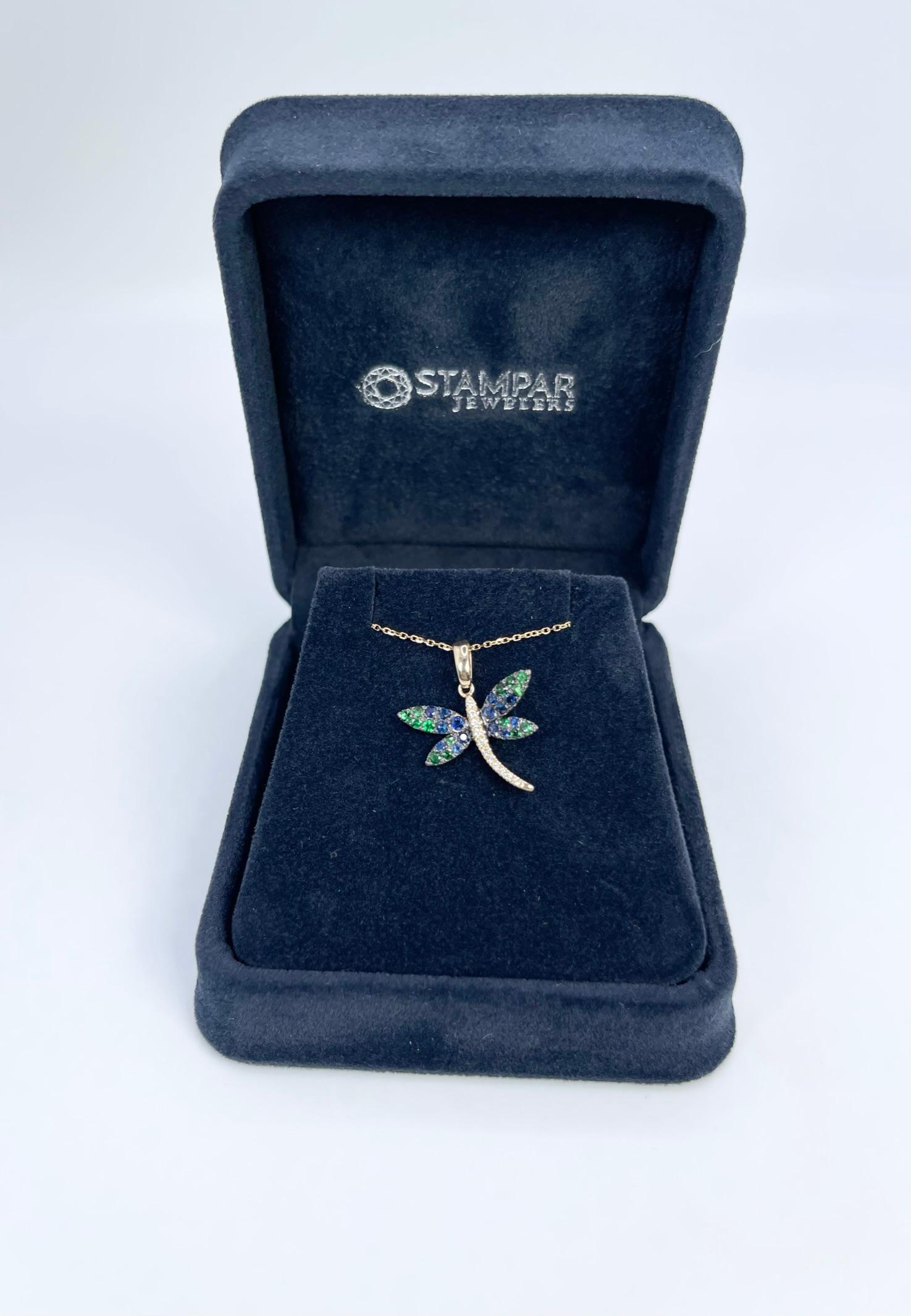 Charming dragonfly in 14KT yellow gold made with green garnets, blue sapphires and diamonds.
GRAM WEIGHT: 2.60gr
GOLD: 14KT yellow gold
SIZE: PENDANT (0.80