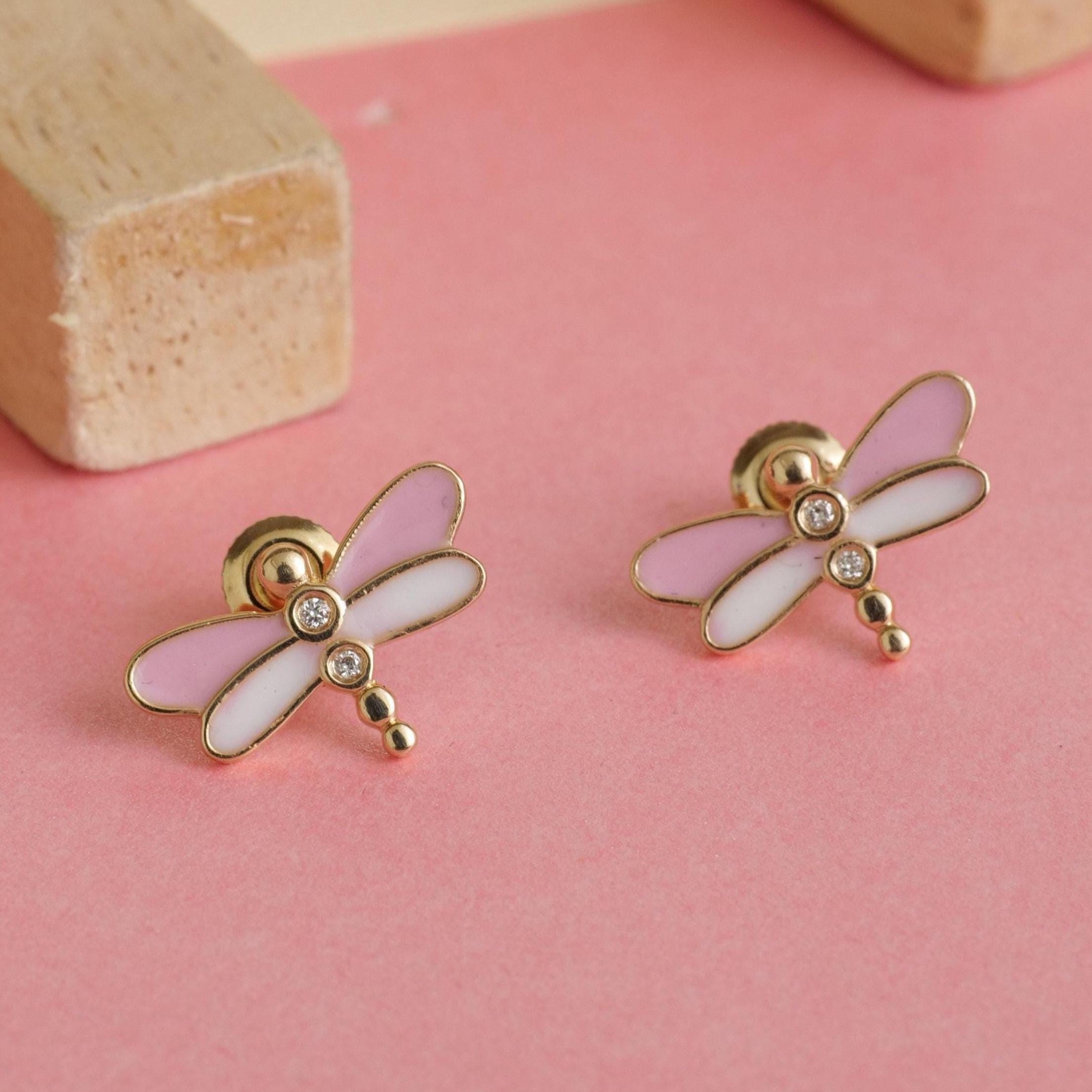 Taglio rotondo Orecchini per bambini con diamante a forma di libellula in oro massiccio 14k (certificati) in vendita