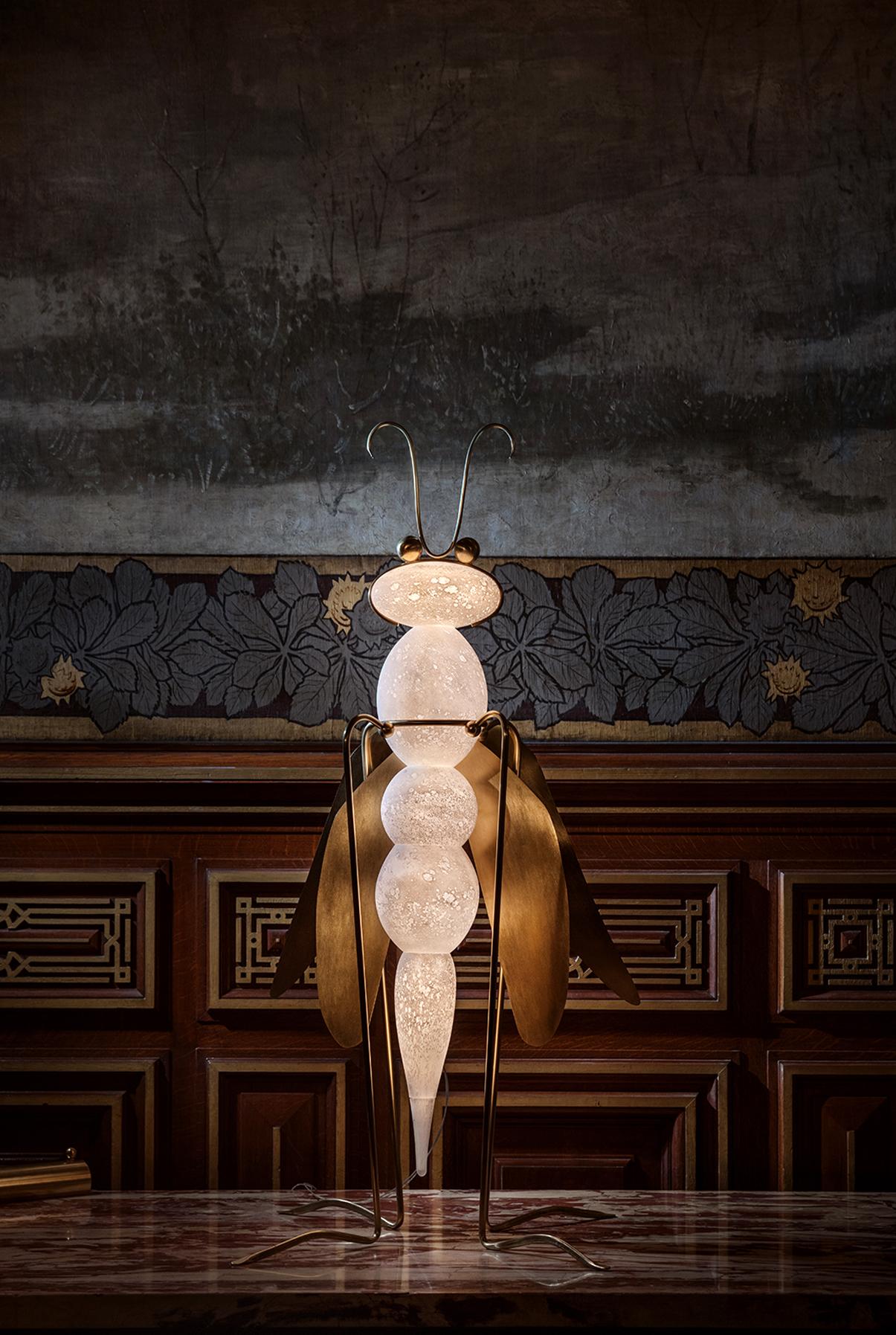 Dragonfly, floor lamp sculpture, vincent Darré and Ludovic Clément d’Armont
Blown glass, textile, brass
Dimensions: 120 x 75 x 43 cm 

Created in cooperation with designer Vincent Darré, insects are funny and original sculptures. They come from