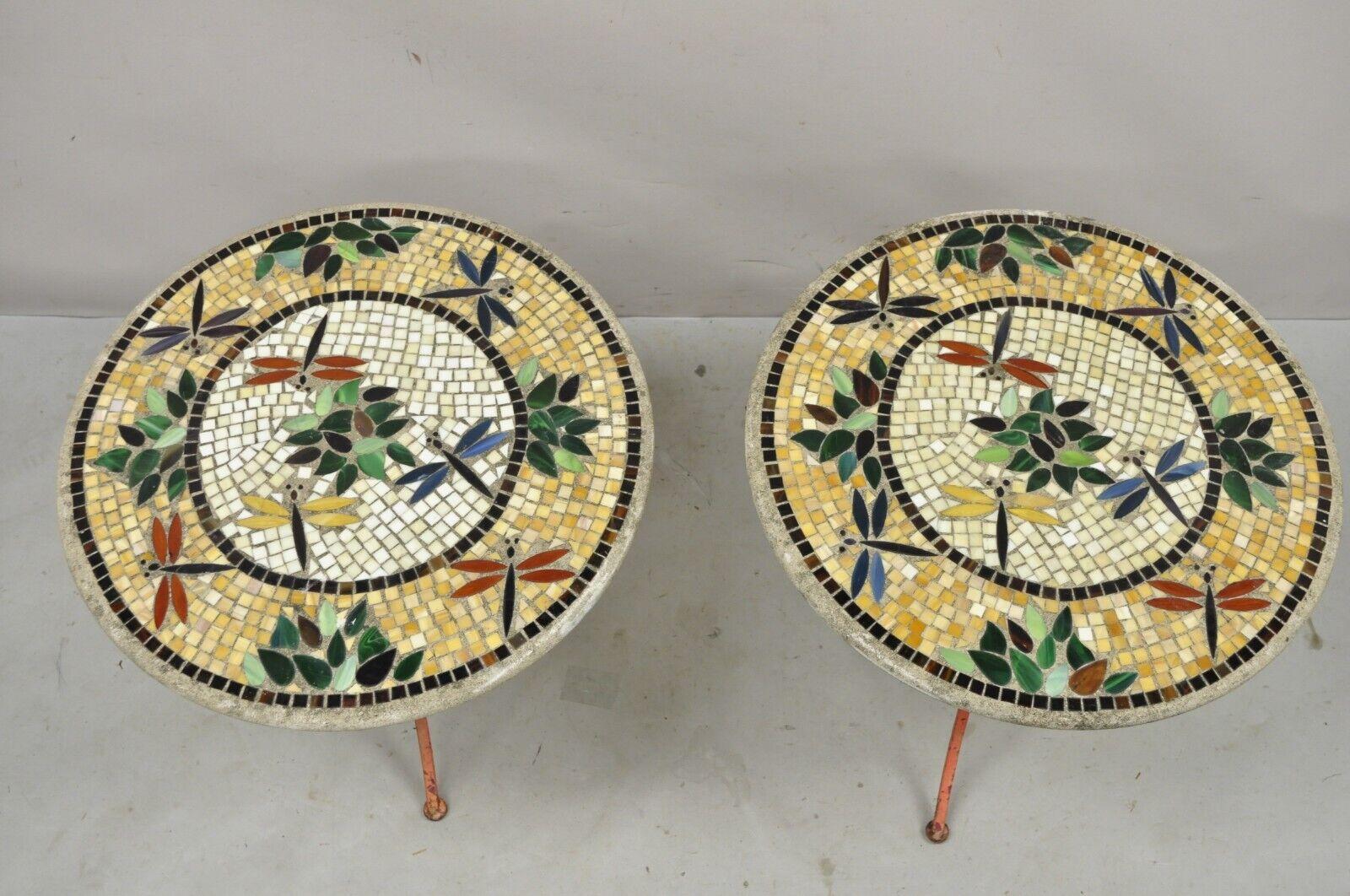 Tables d'appoint de patio à plateau en pierre et base en fer Dragonfly Mosaic Tile Round, Pair en vente 5