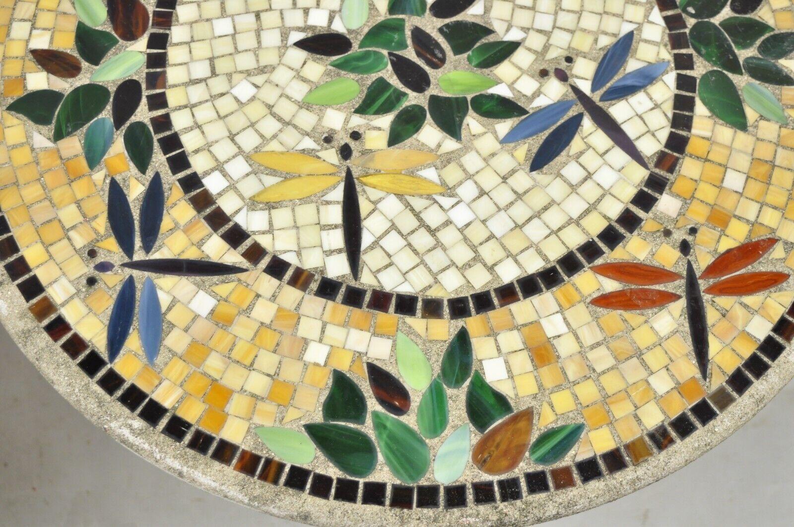 Tables d'appoint de patio à plateau en pierre et base en fer Dragonfly Mosaic Tile Round, Pair en vente 1