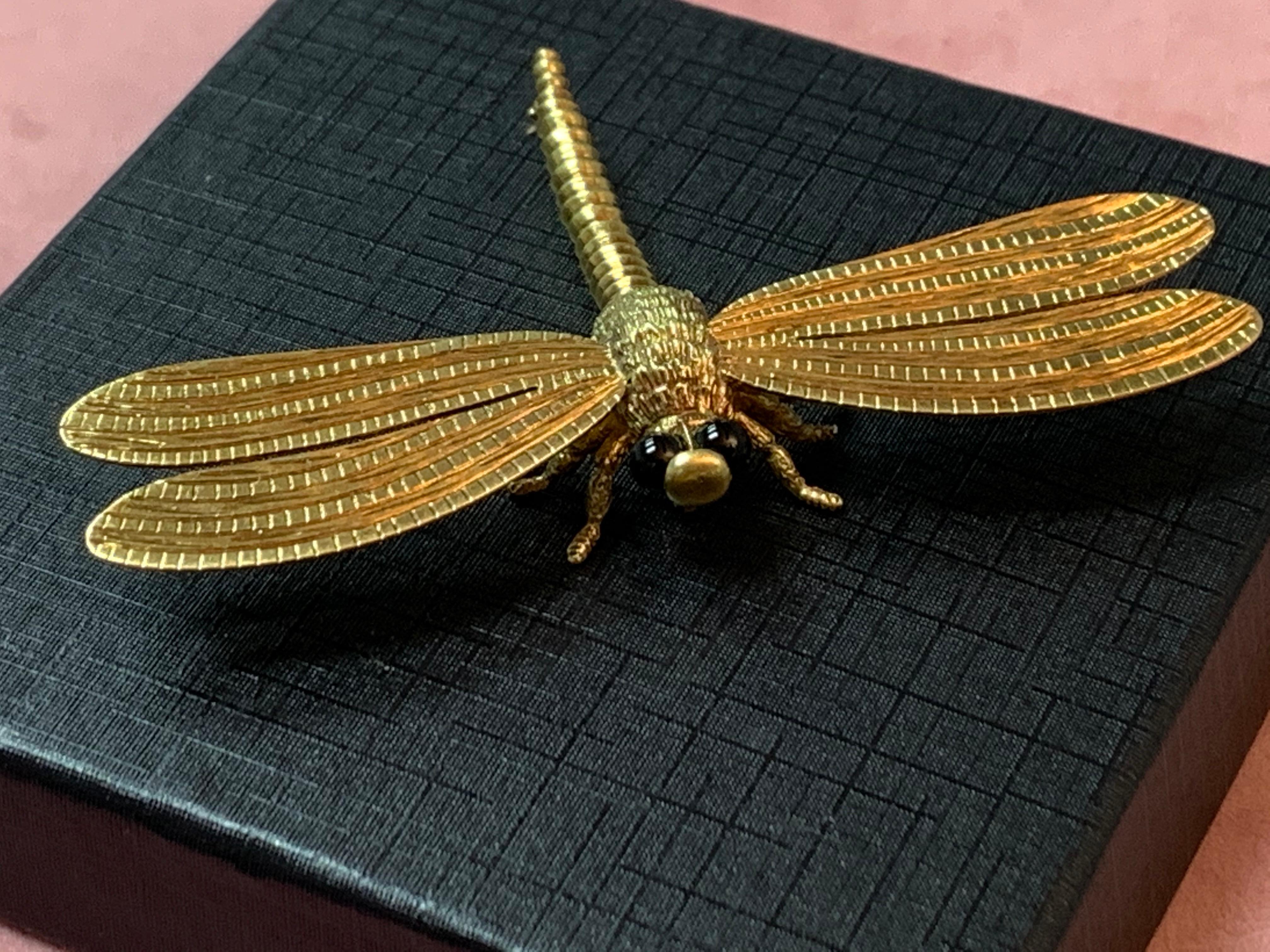 Dragonfly Onyx and 18 Karat Yellow Gold Pin For Sale 4