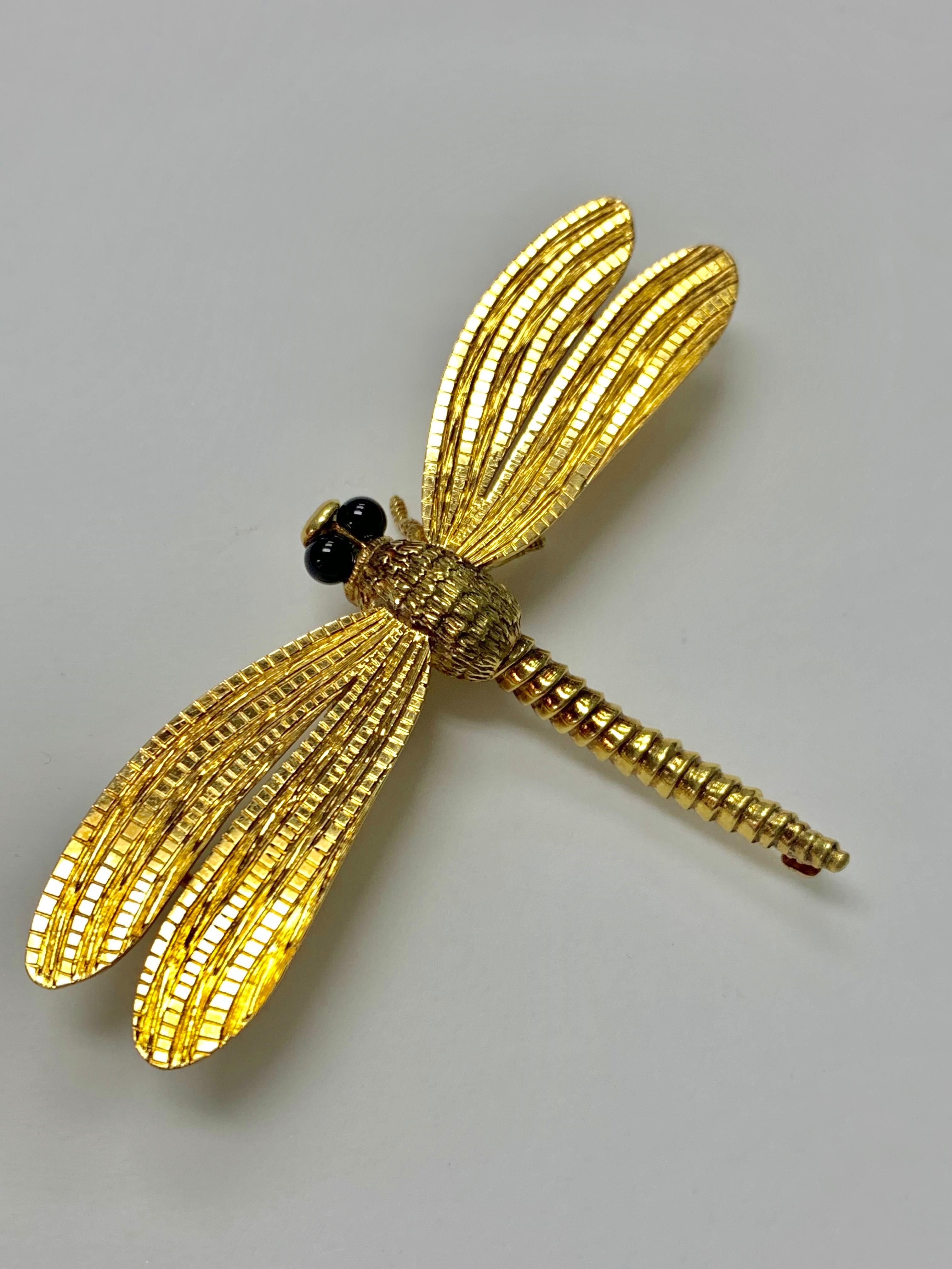 Dragonfly Onyx and 18 Karat Yellow Gold Pin For Sale 1