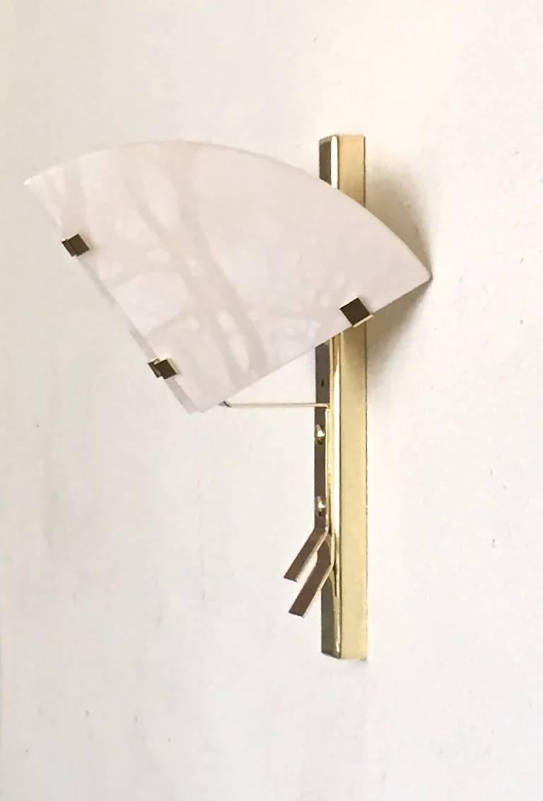 'Dragonfly Single' Alabaster Sconce in the Manner of Pierre Chareau In New Condition For Sale In Glendale, CA