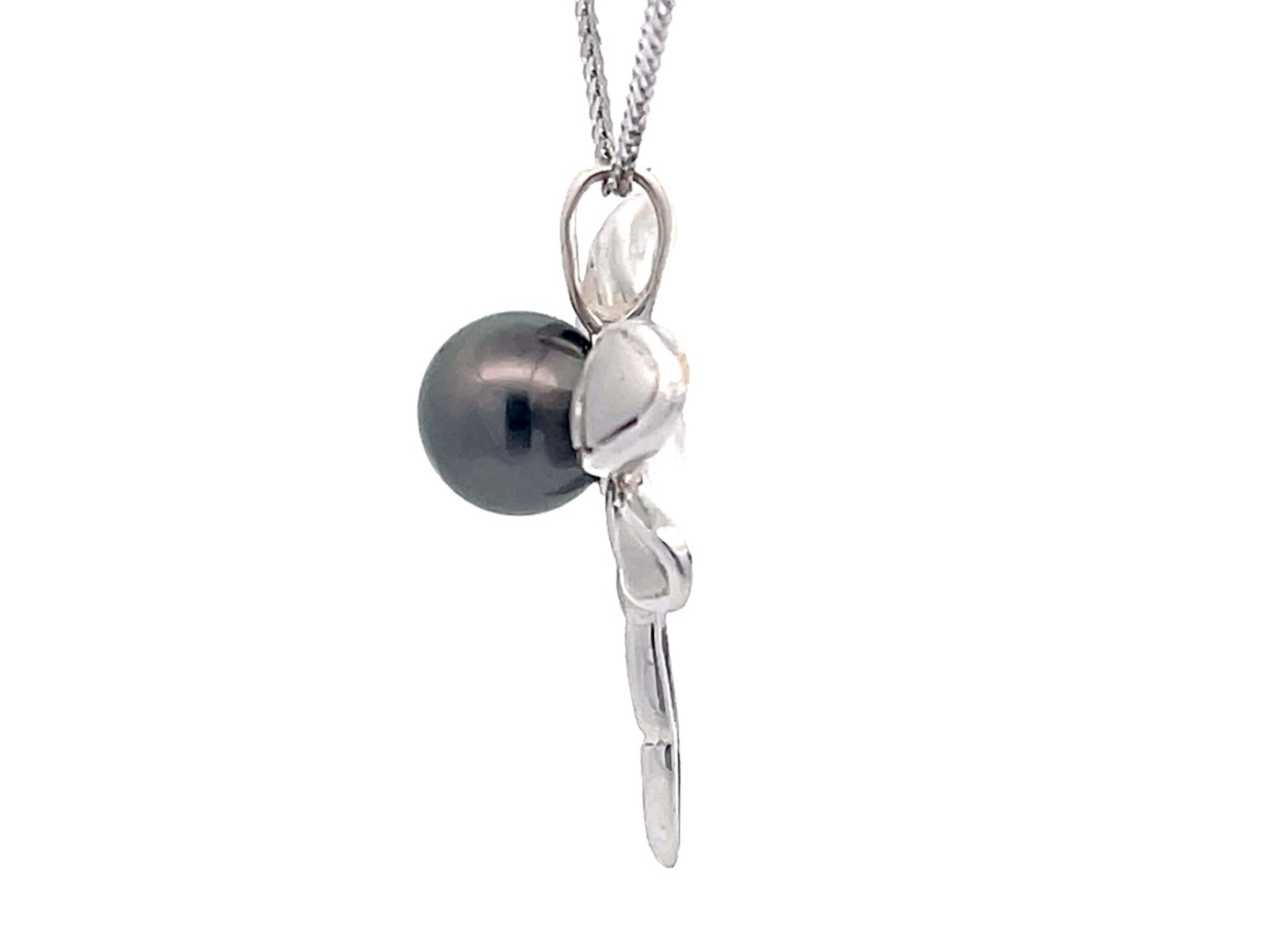 Round Cut Dragonfly Tahitian Pearl Pendant on Chain in 14k White Gold For Sale
