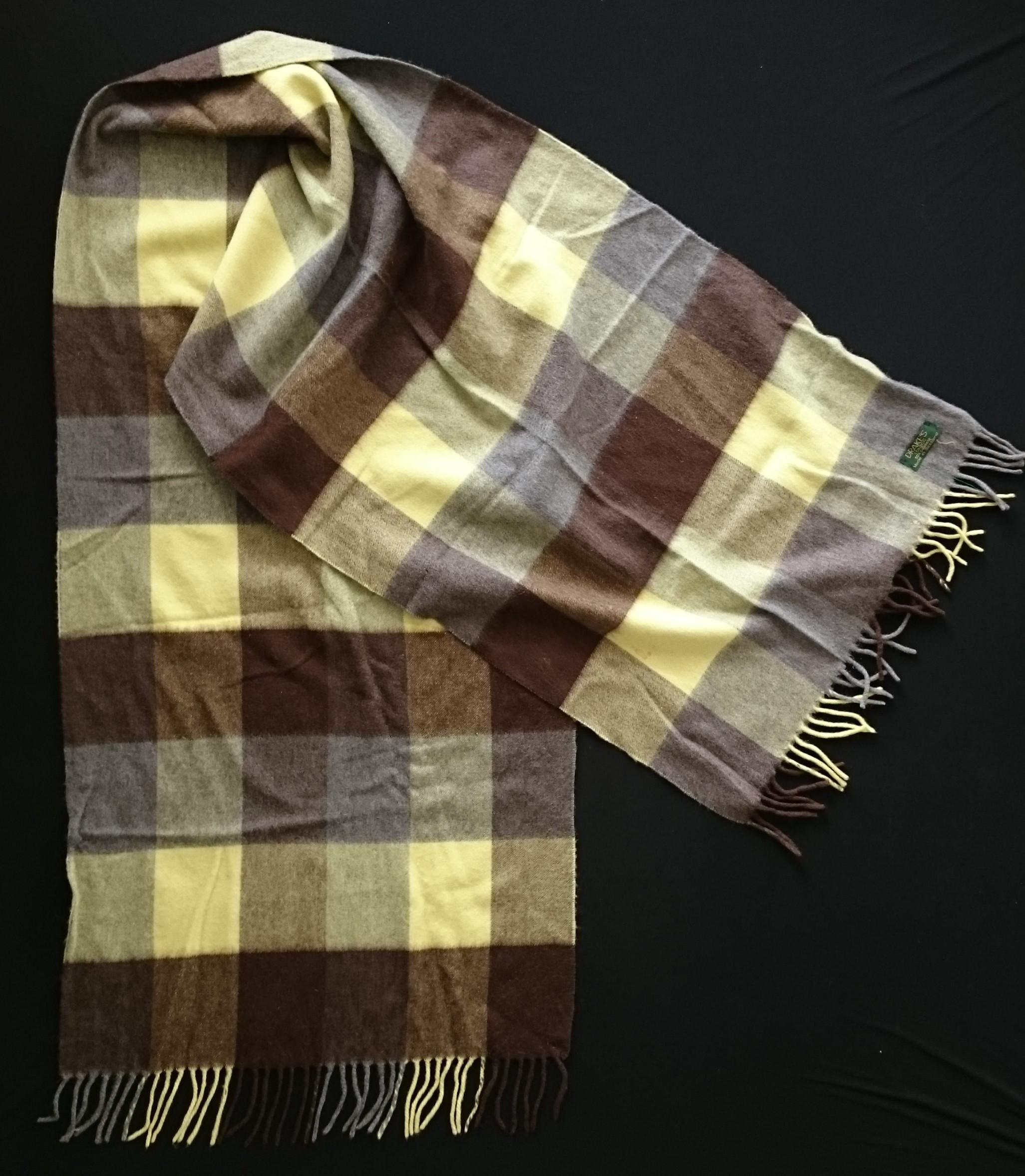Drake's Chocolate-Tricolors Scottish Cashmere Scarf In Excellent Condition For Sale In Somo (Santander), ES