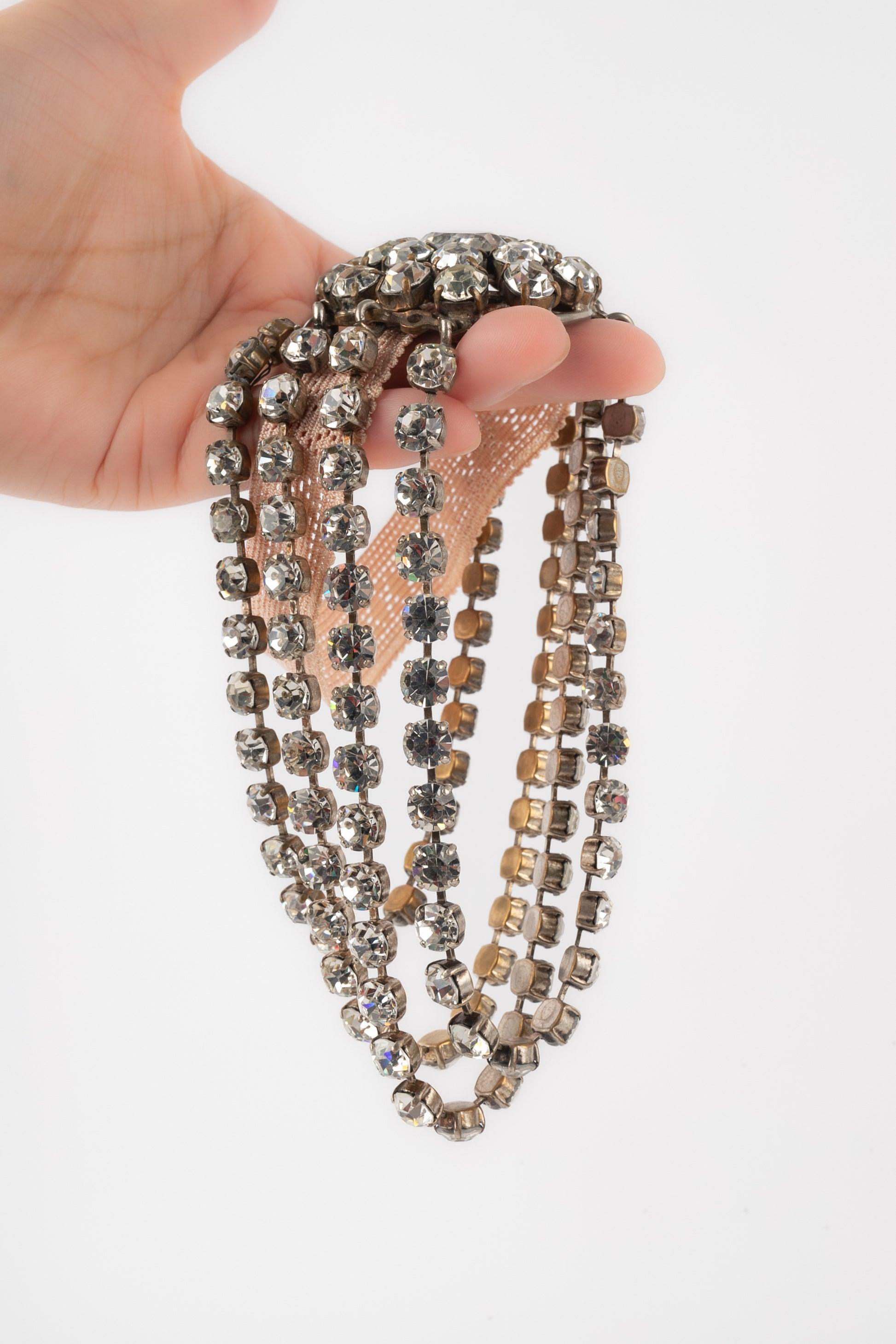 Dramatisches Armband mit Perlen, 1920er-Jahre im Angebot 1