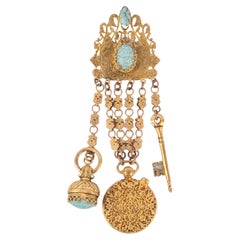 Drama Pendant Brooch Holding Charms