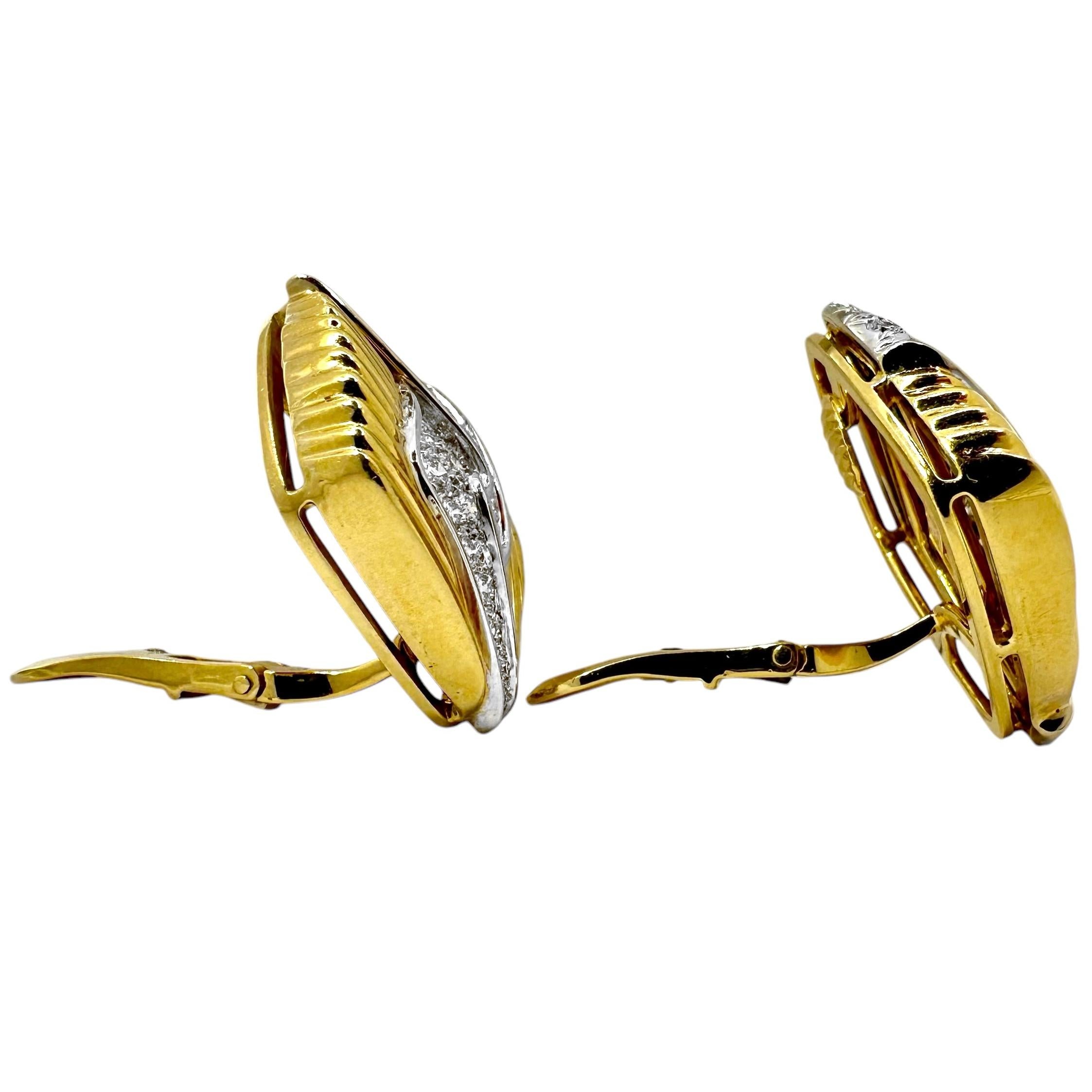 Dramatic 1970s 18K Yellow Gold Earrings with 4.5ct of G/VS2 Diamonds In Good Condition For Sale In Palm Beach, FL