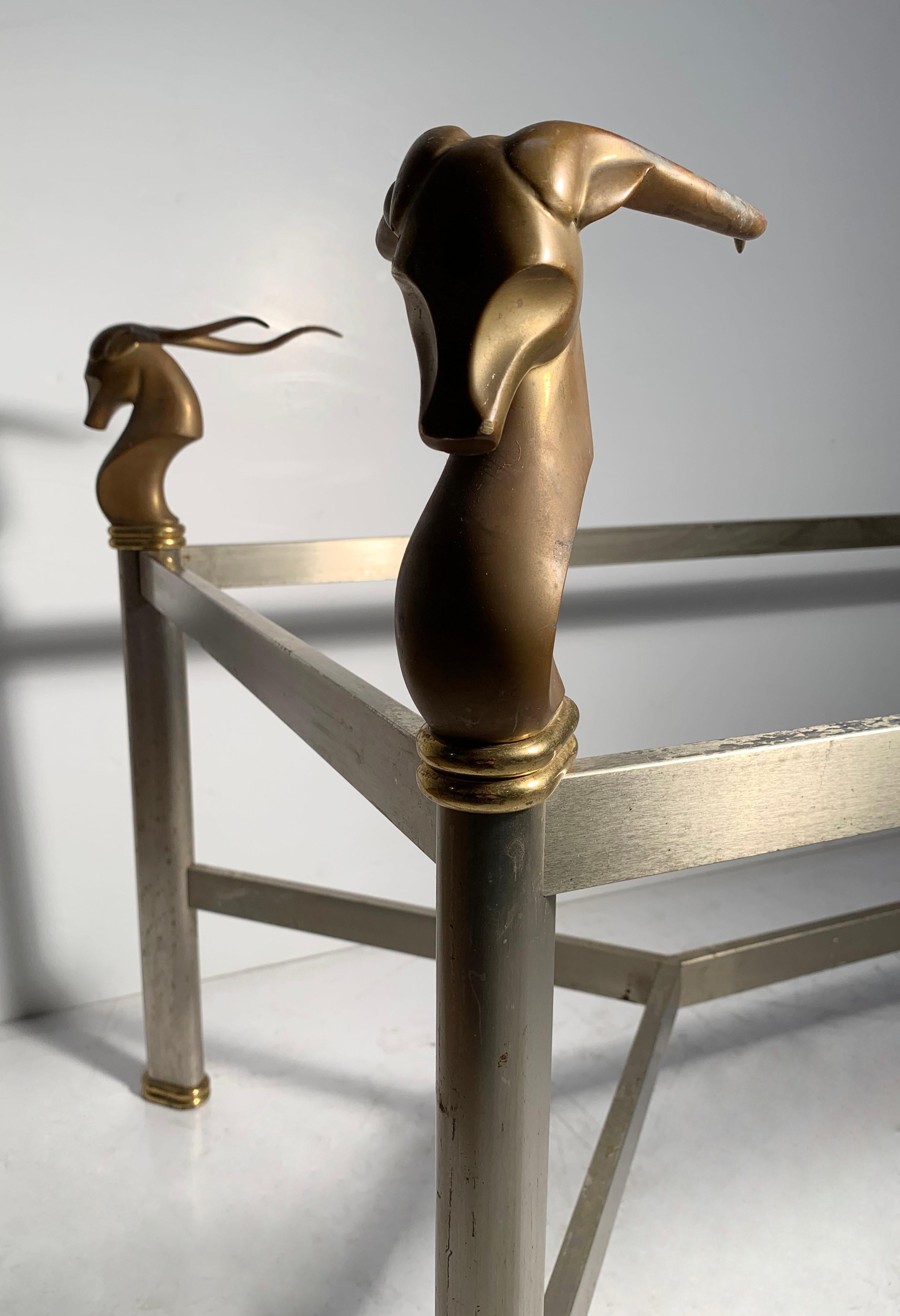 Dramatischer Antelope-Kopf-Schreibtisch/Esstisch aus massiver Bronze, 1970er / frühe 80er Jahre im Angebot 4