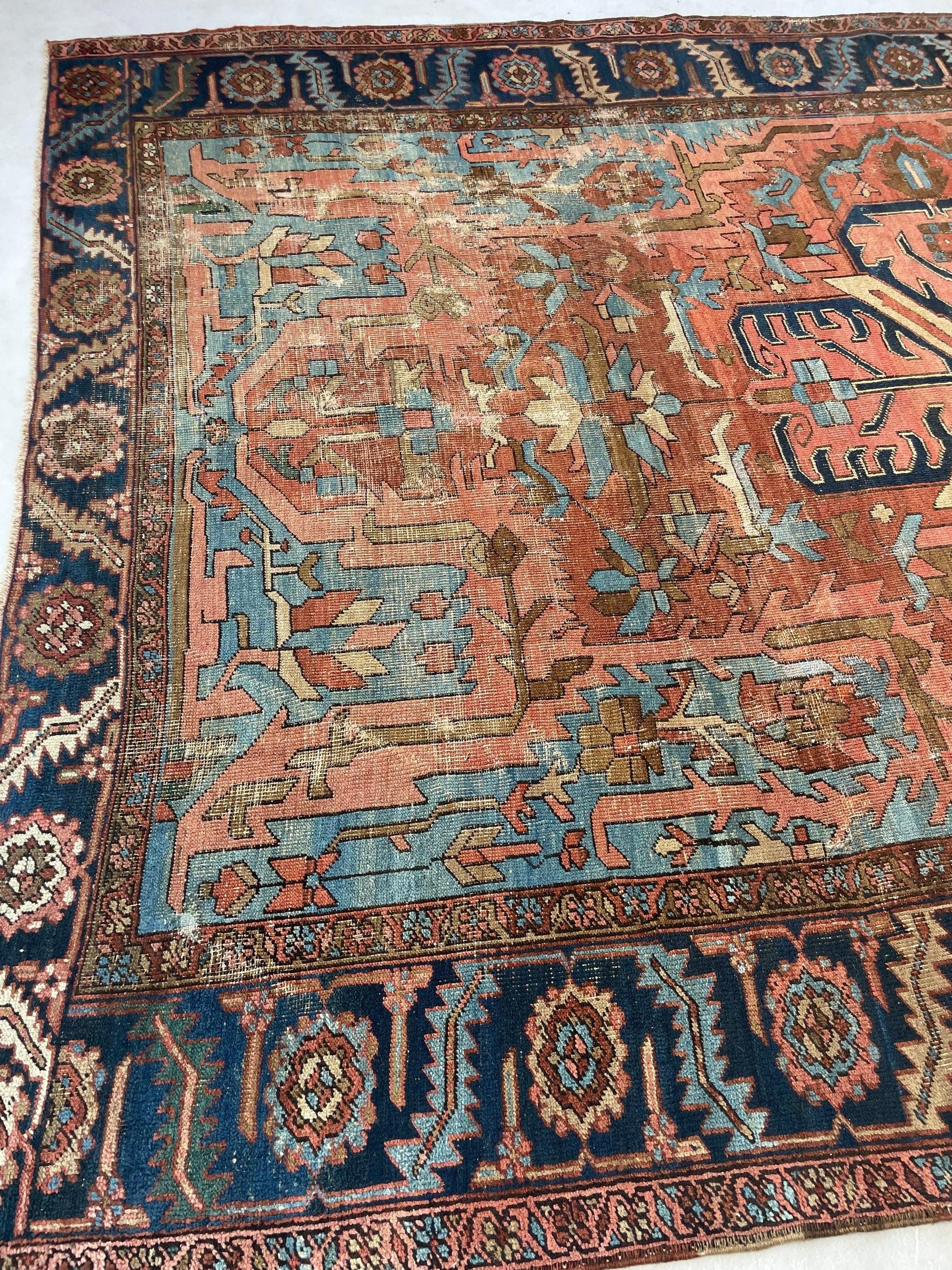 Dramatique tapis persan ancien Heriz dans un rêve magnifique et unique, vers les années 1910-20'' en vente 14