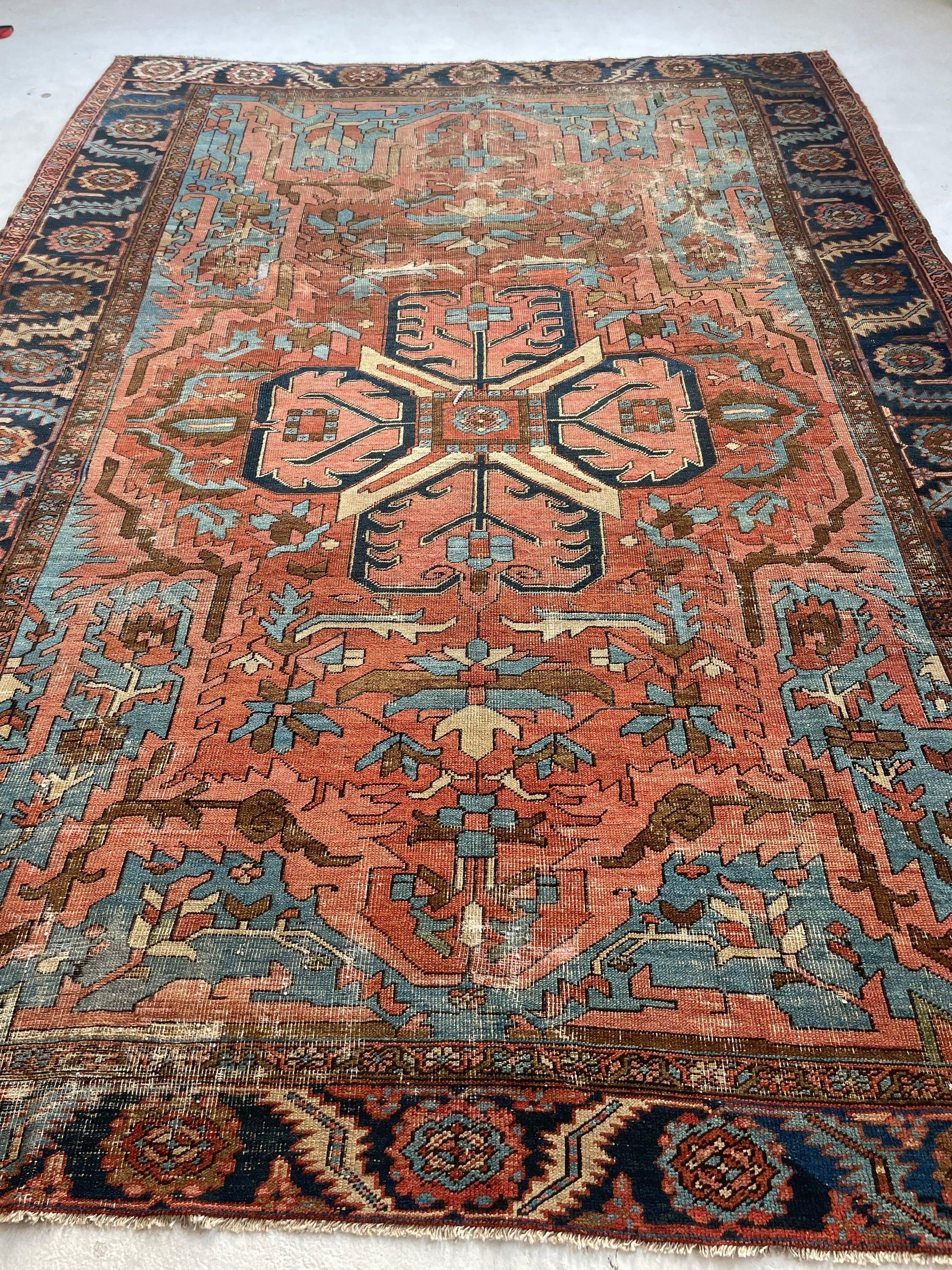 20ième siècle Dramatique tapis persan ancien Heriz dans un rêve magnifique et unique, vers les années 1910-20'' en vente