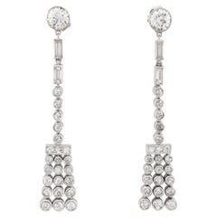 Pendants d'oreilles Art déco dramatiques en platine avec diamants taille européenne de 3,05 carats